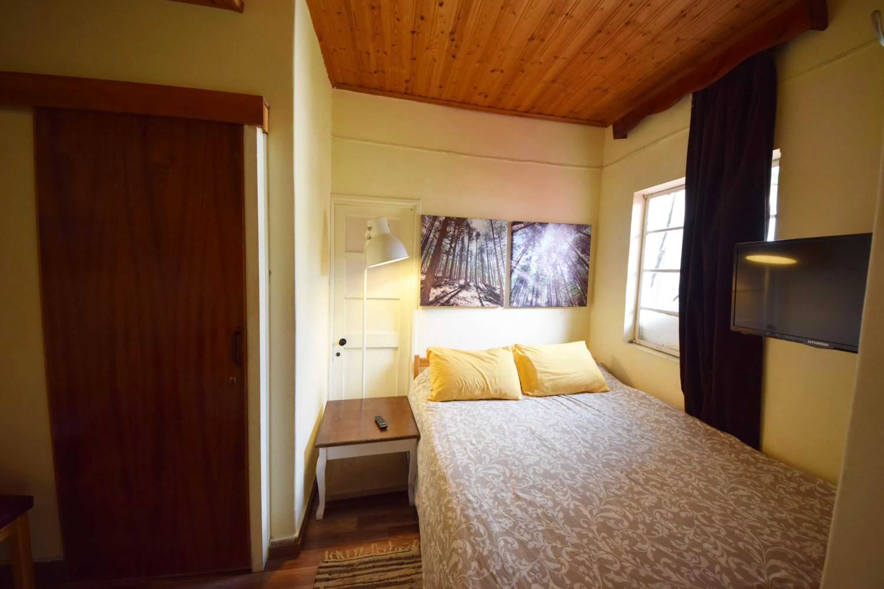 Bed in Christys Palace Hotel