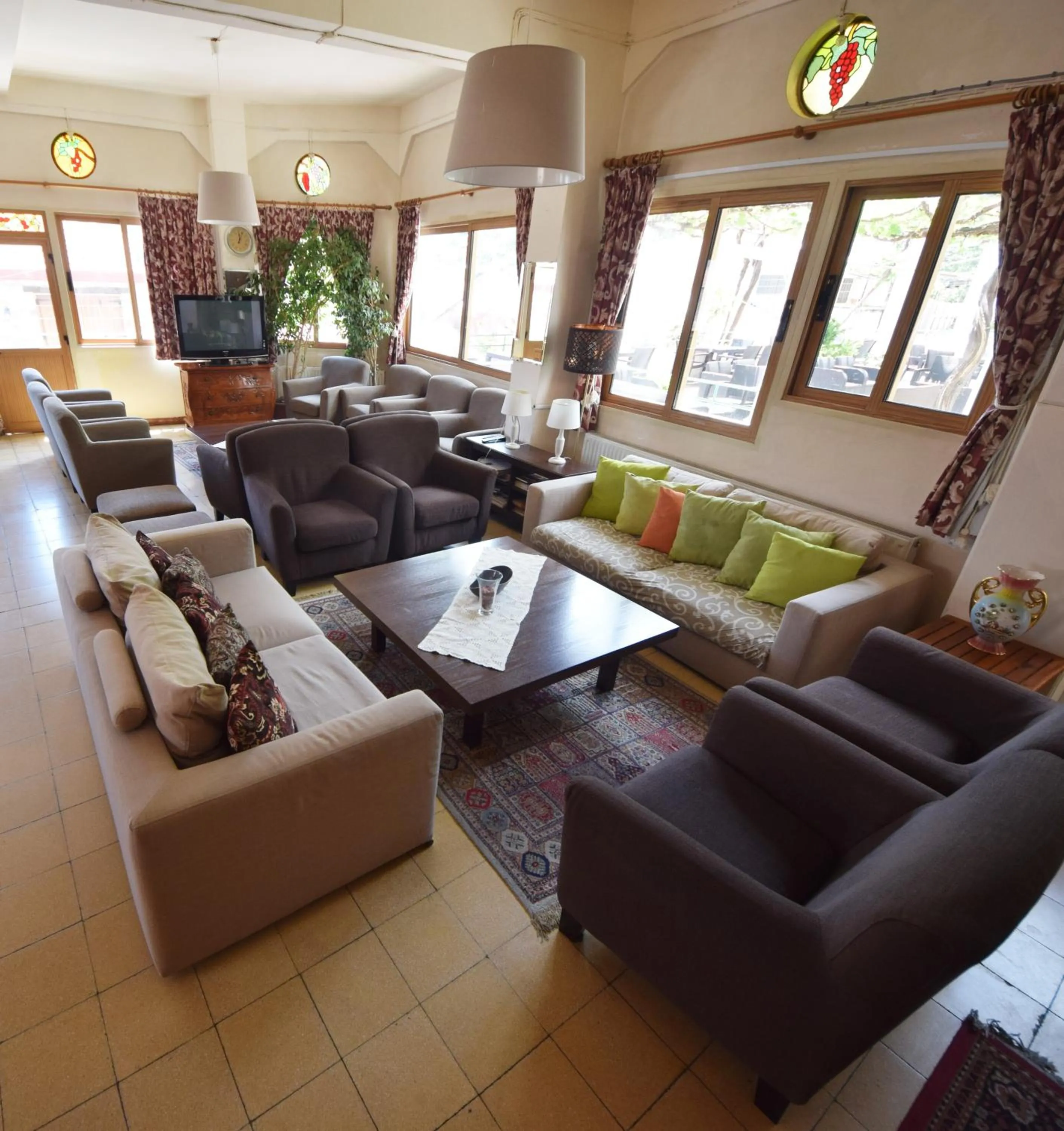 TV and multimedia in Christys Palace Hotel