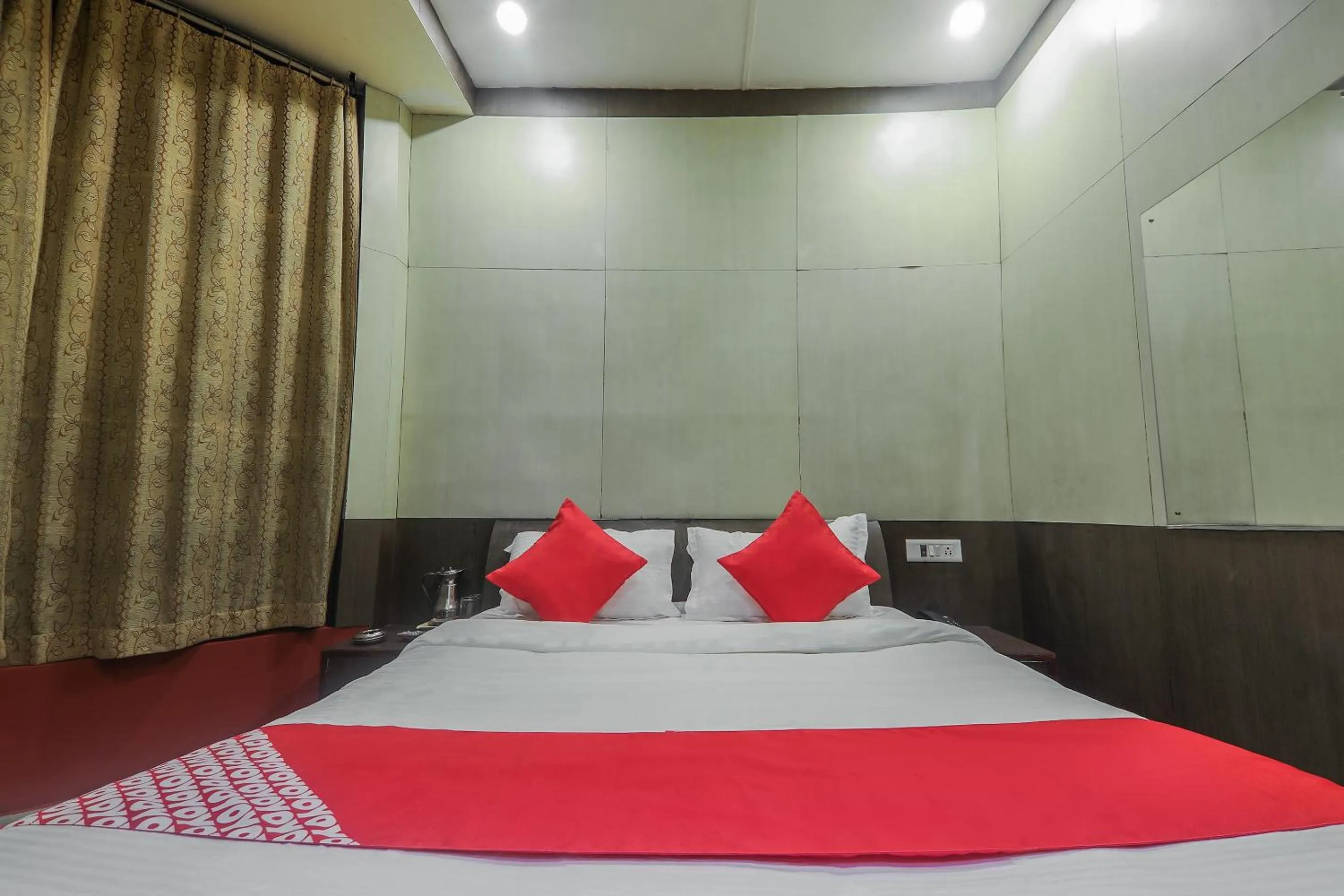 Bedroom, Bed in Hotel O Golden Peak