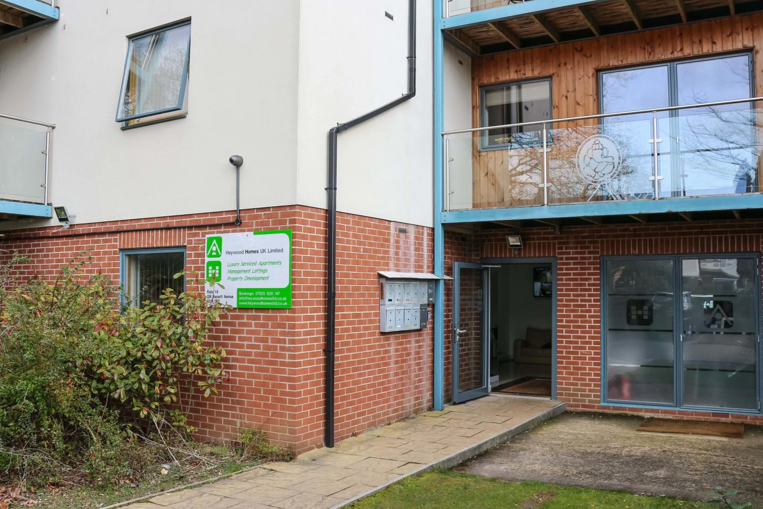 Facade/entrance in Southampton Serviced Apartments