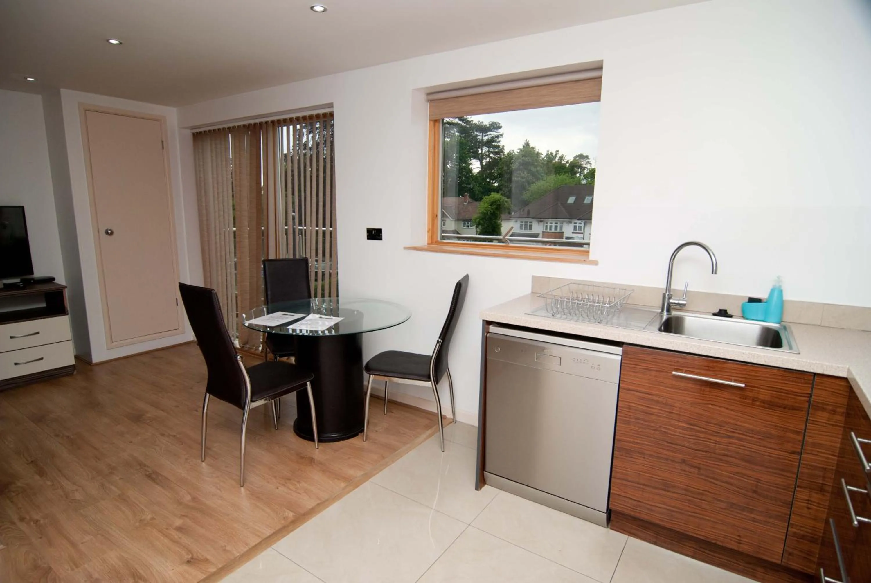 Kitchen or kitchenette in Southampton Serviced Apartments