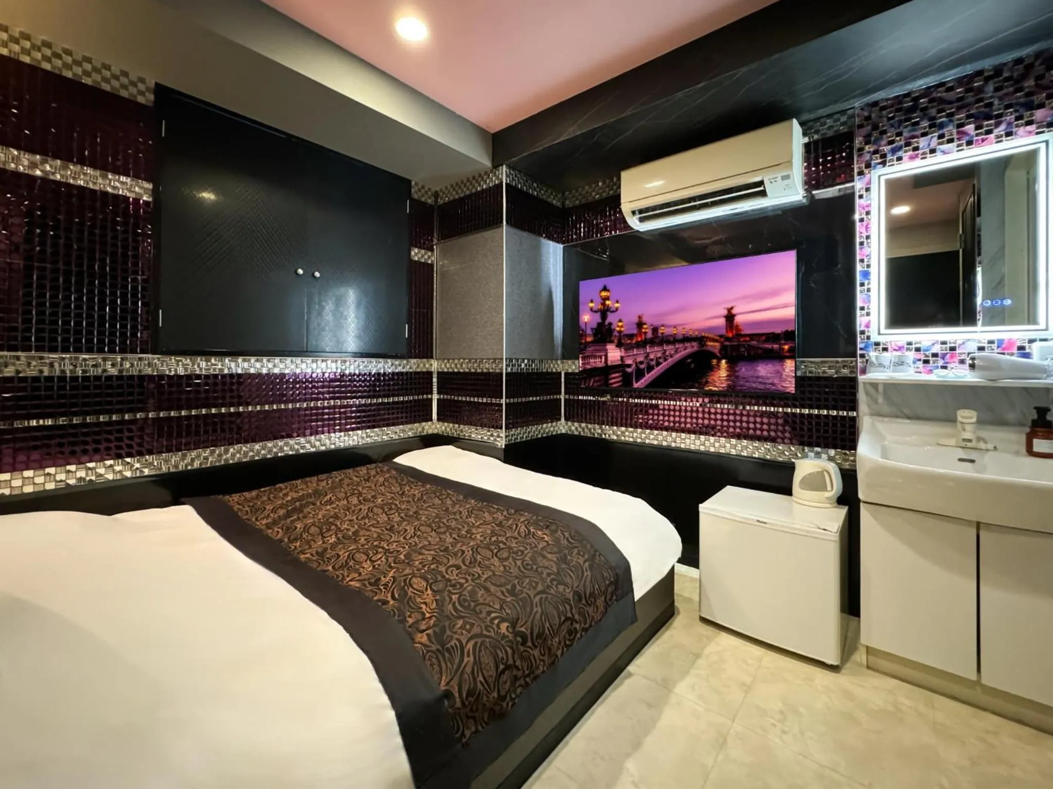 Bed in Hotel Amethyst
