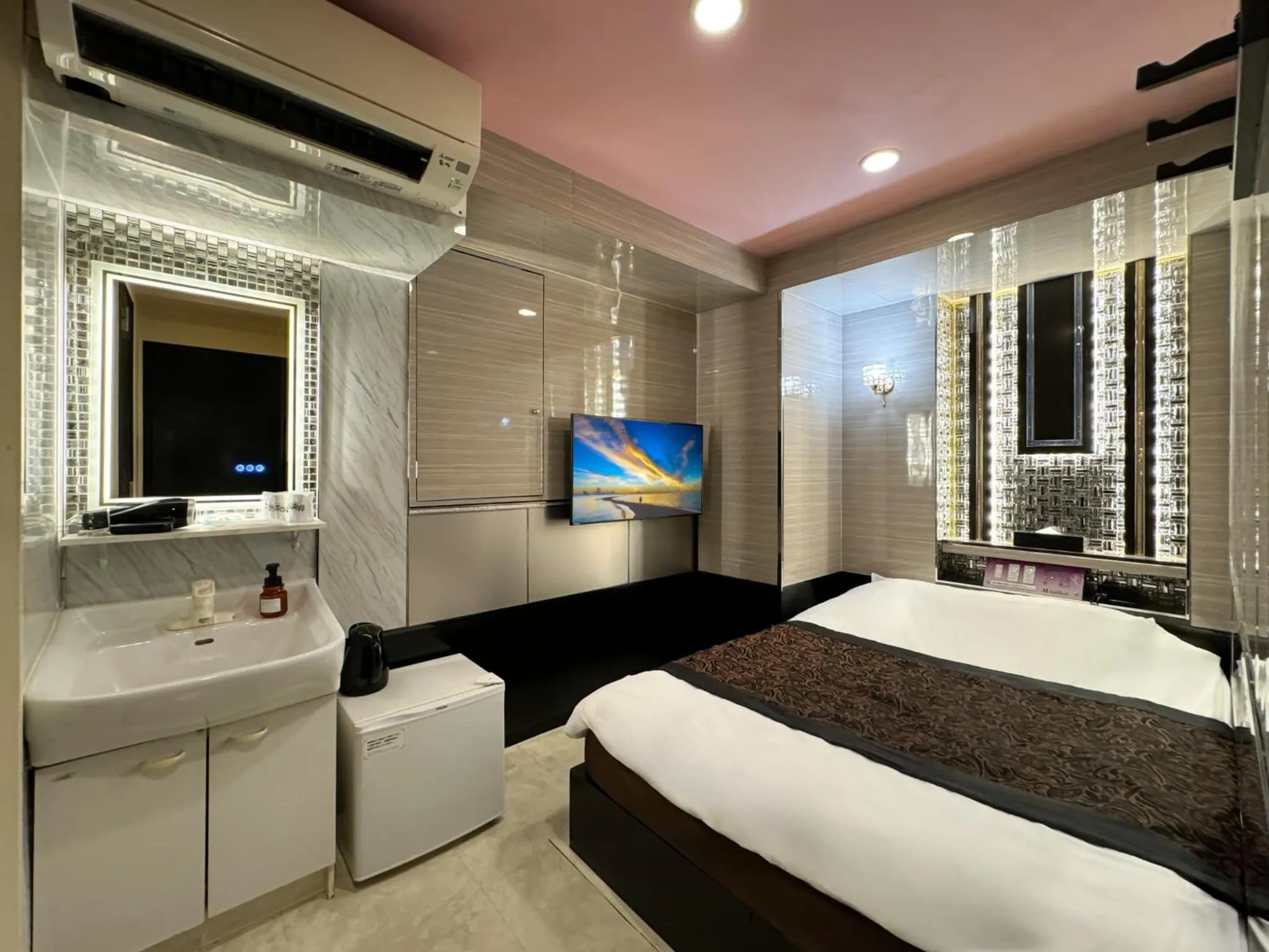 Bed in Hotel Amethyst