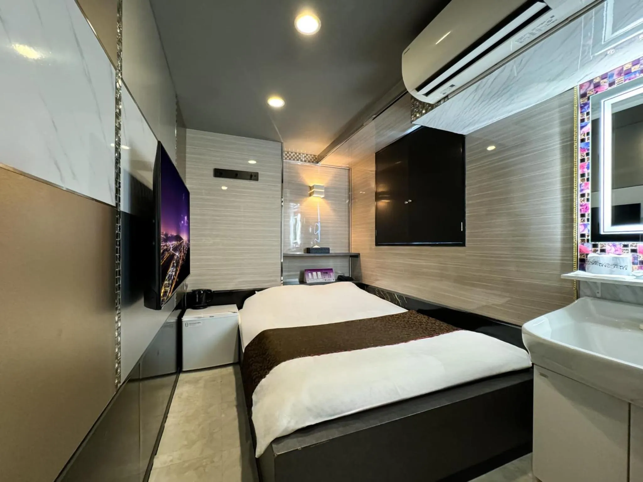 Bed in Hotel Amethyst