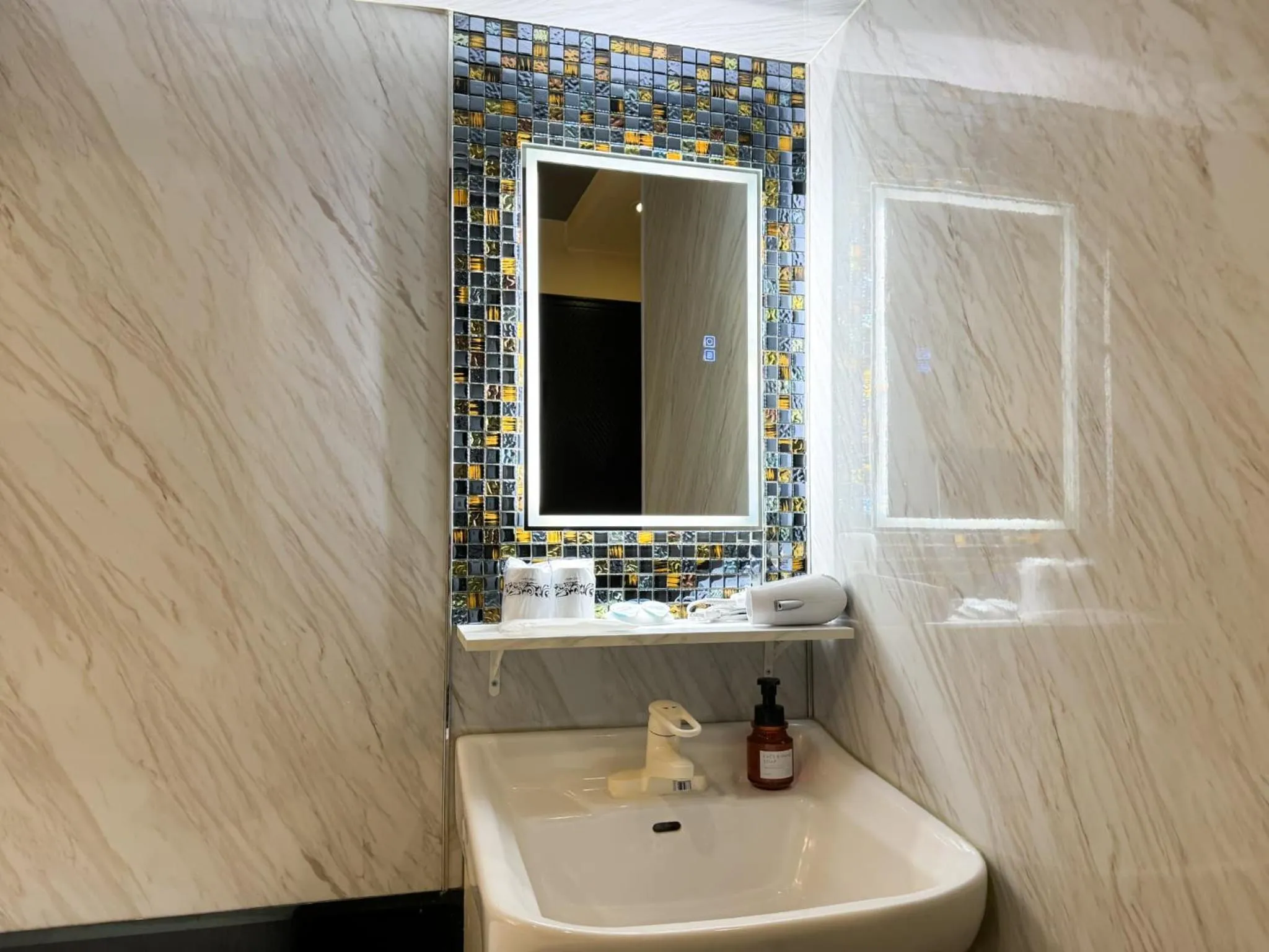 Bathroom in Hotel Amethyst