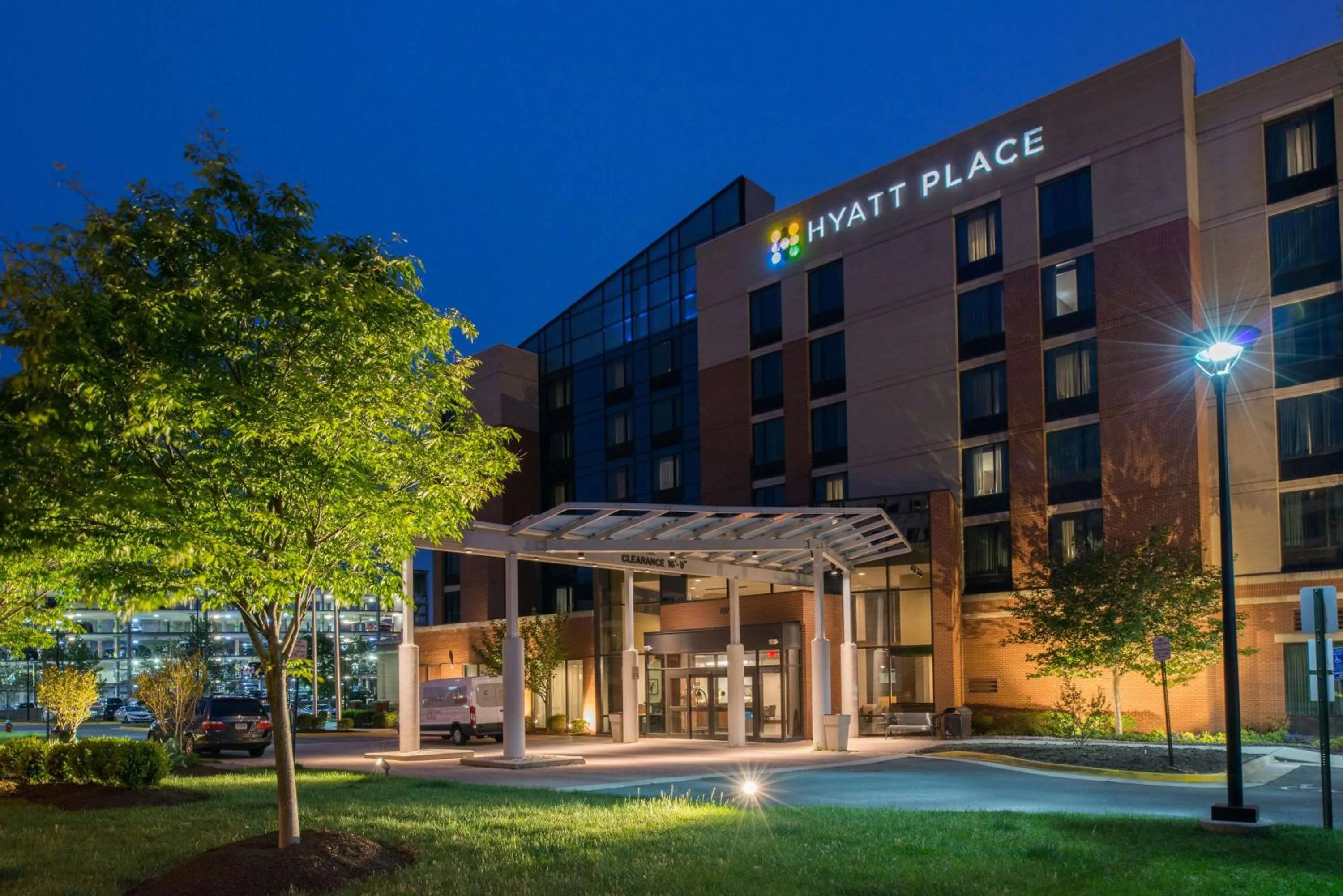 Property building in Hyatt Place Herndon Dulles Airport - East