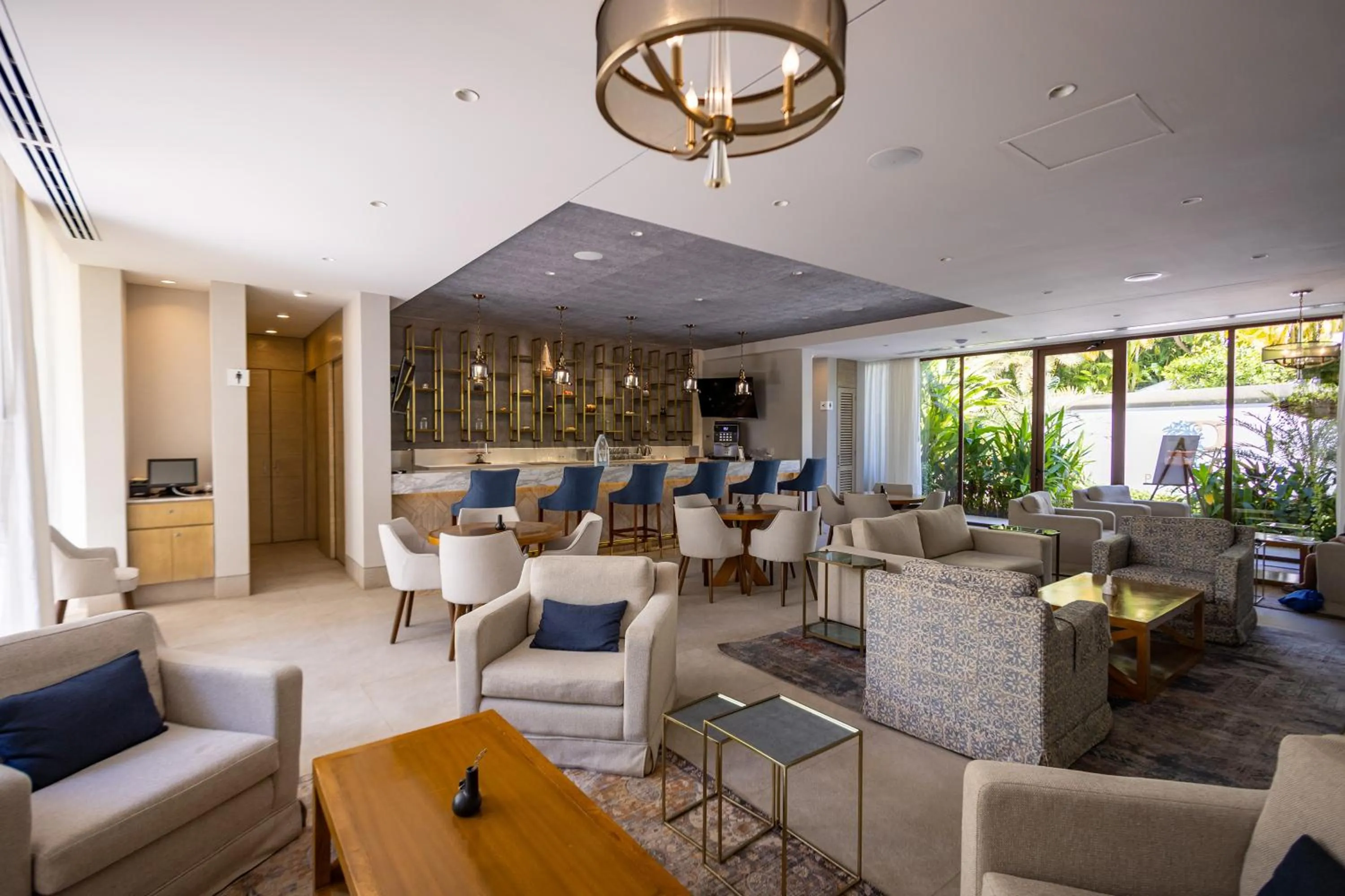 Lounge or bar in Kovay Gardens