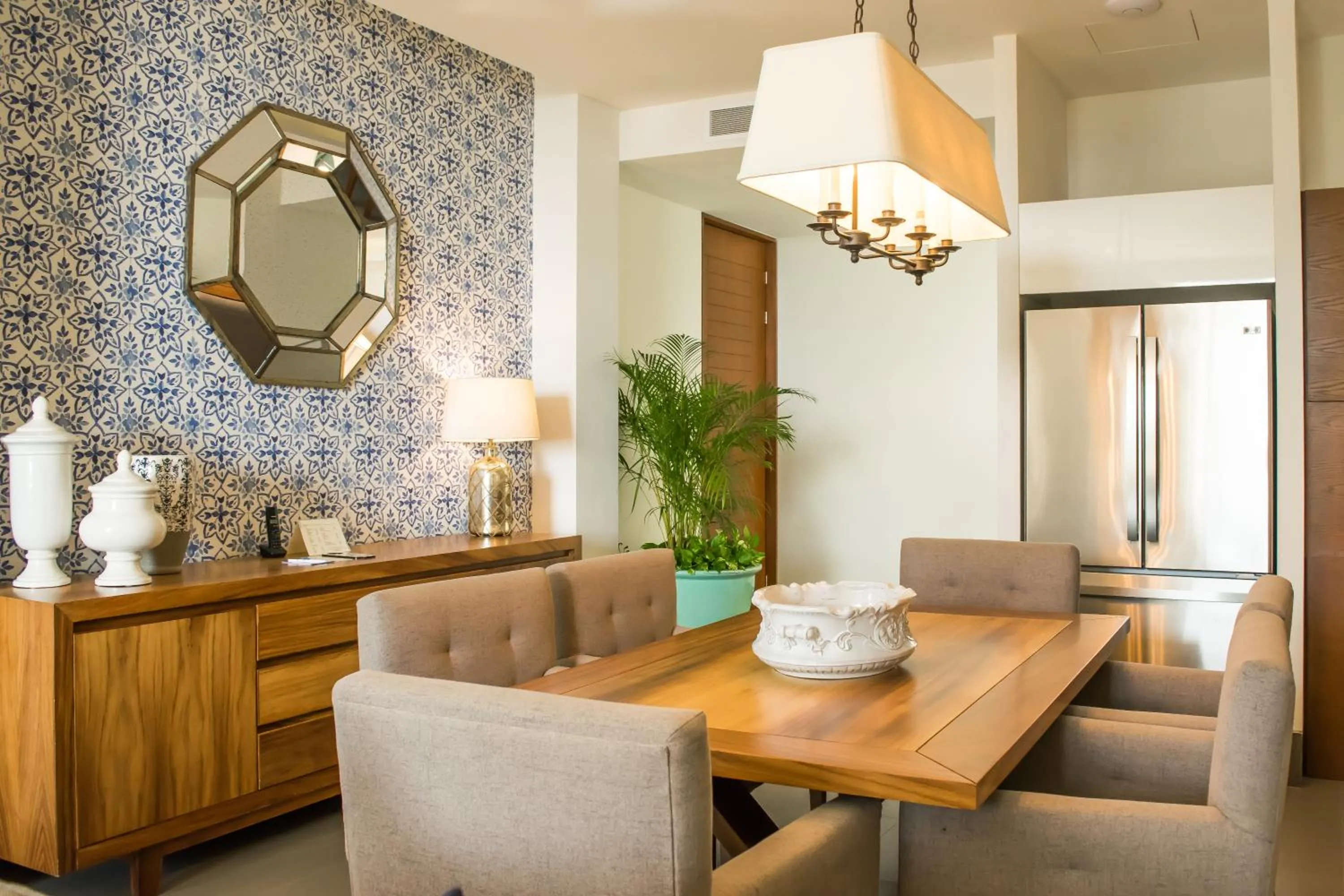 Dining area in Kovay Gardens