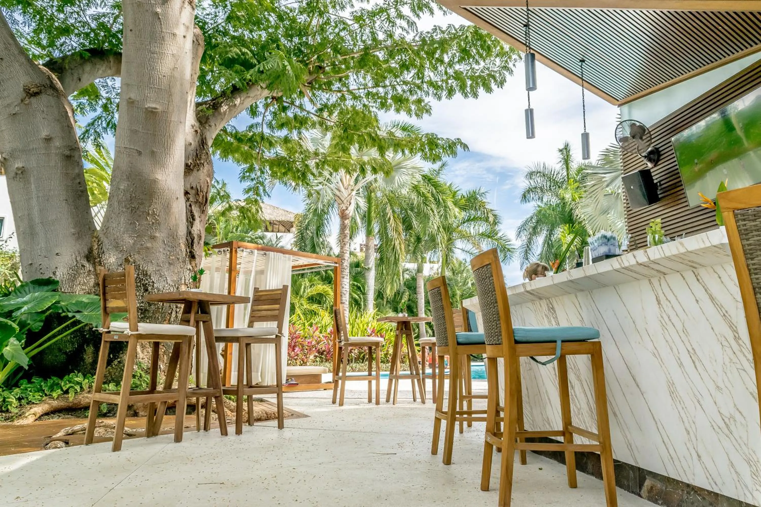 Lounge or bar in Kovay Gardens