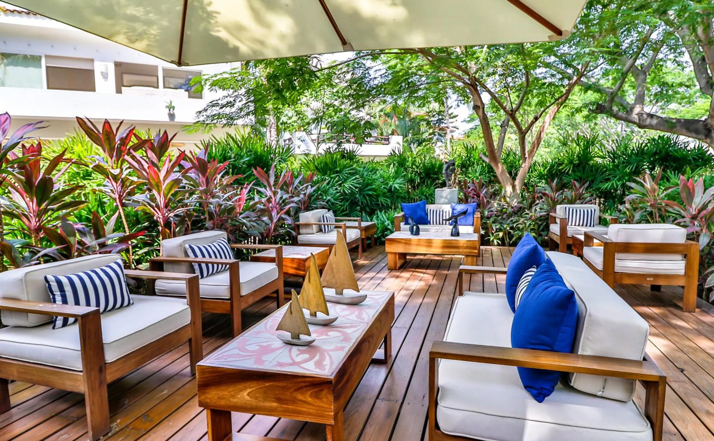 Lounge or bar in Kovay Gardens