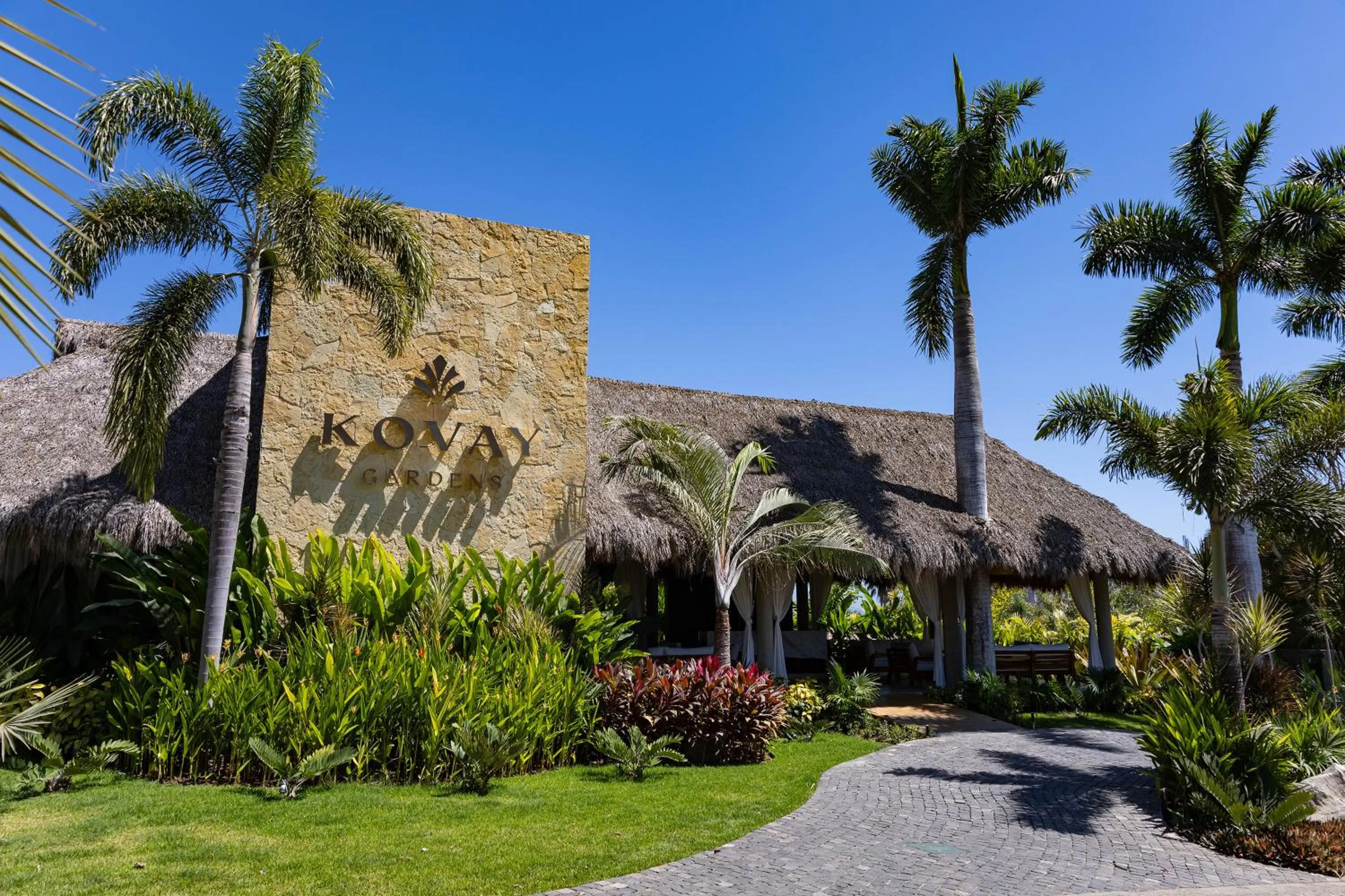 Facade/entrance in Kovay Gardens