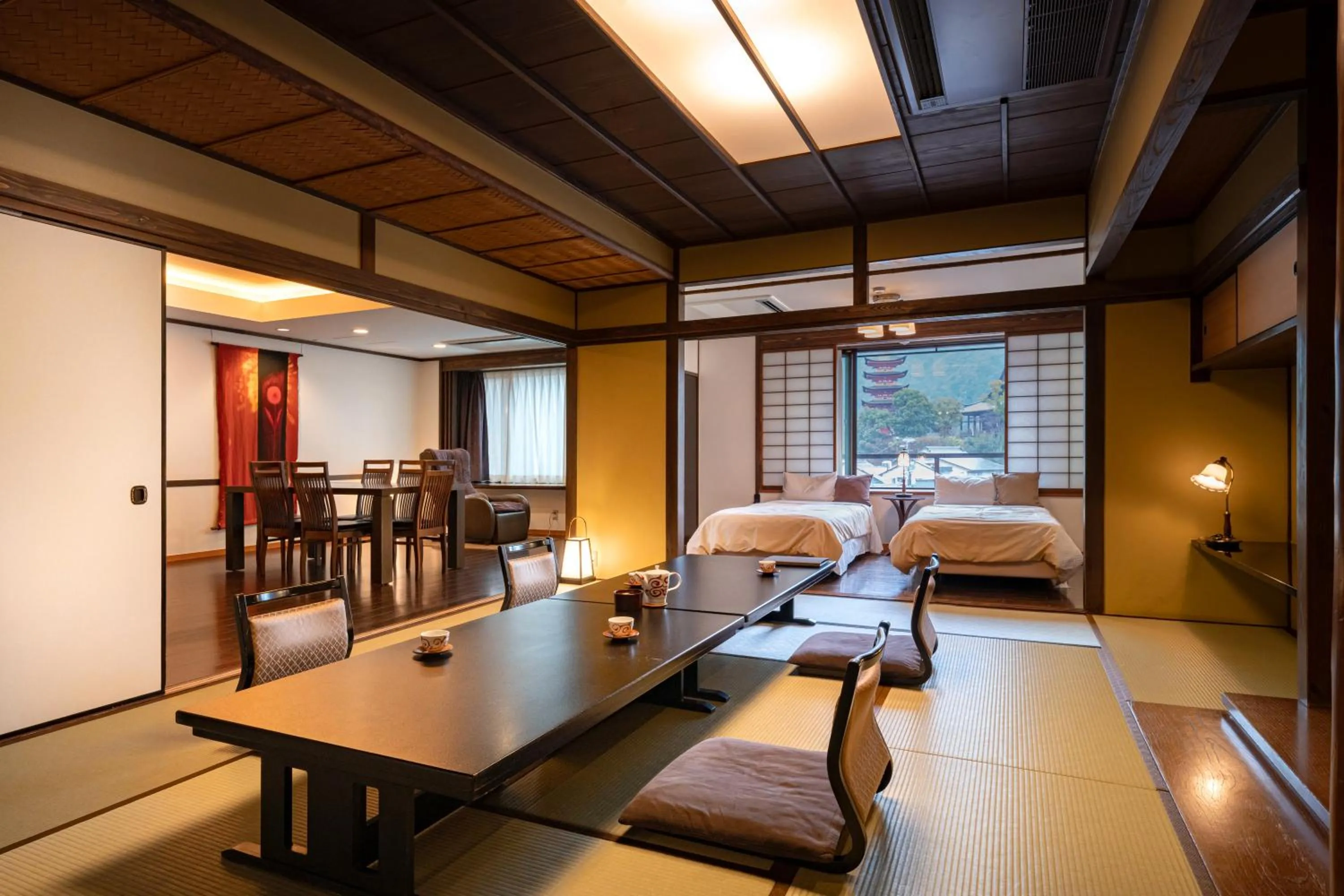 Photo of the whole room, Bed in Kinsuikan