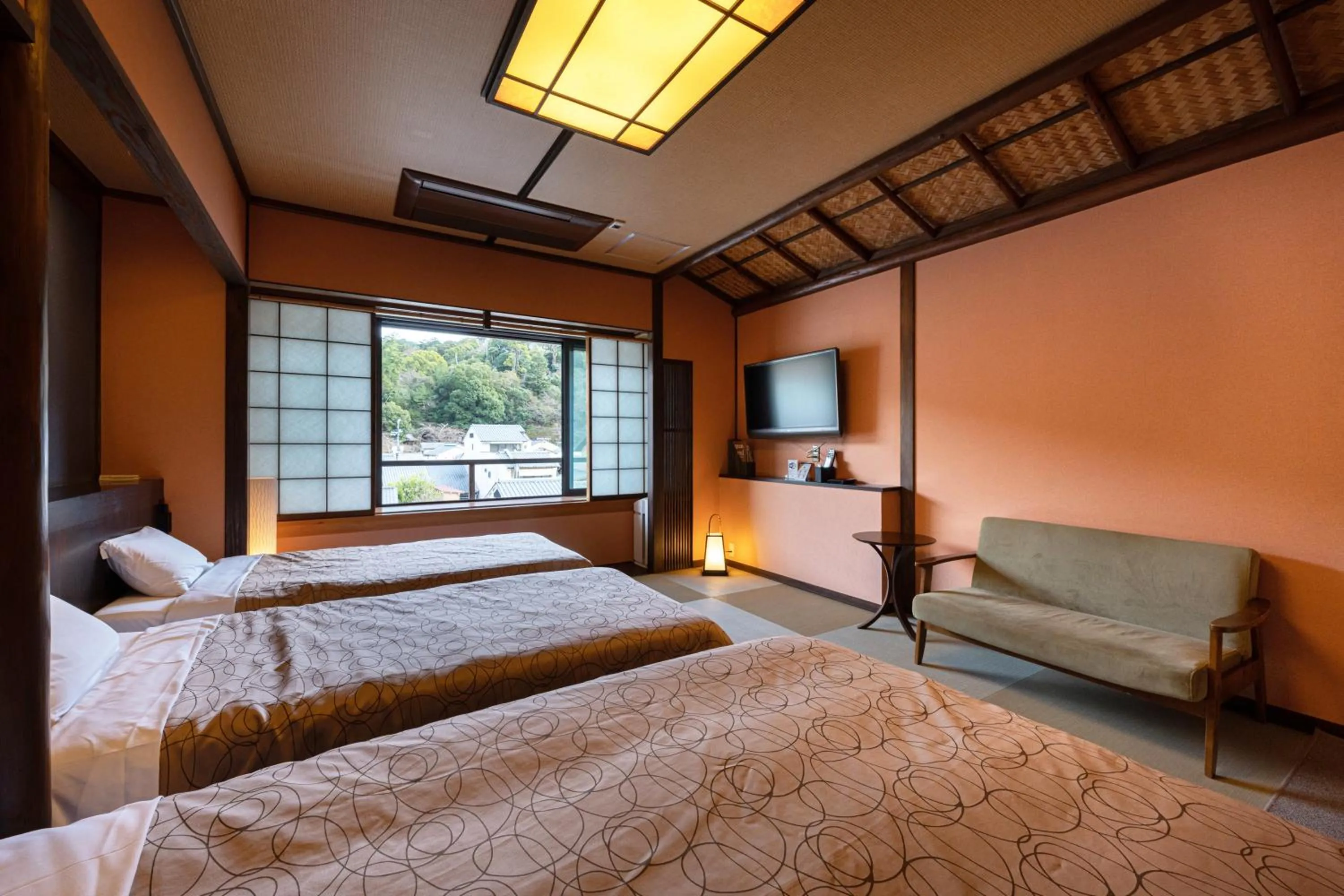 Photo of the whole room, Bed in Kinsuikan