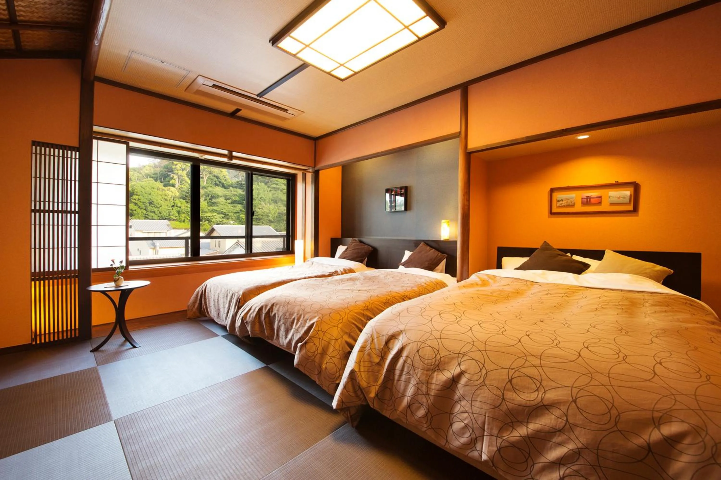 Photo of the whole room, Bed in Kinsuikan
