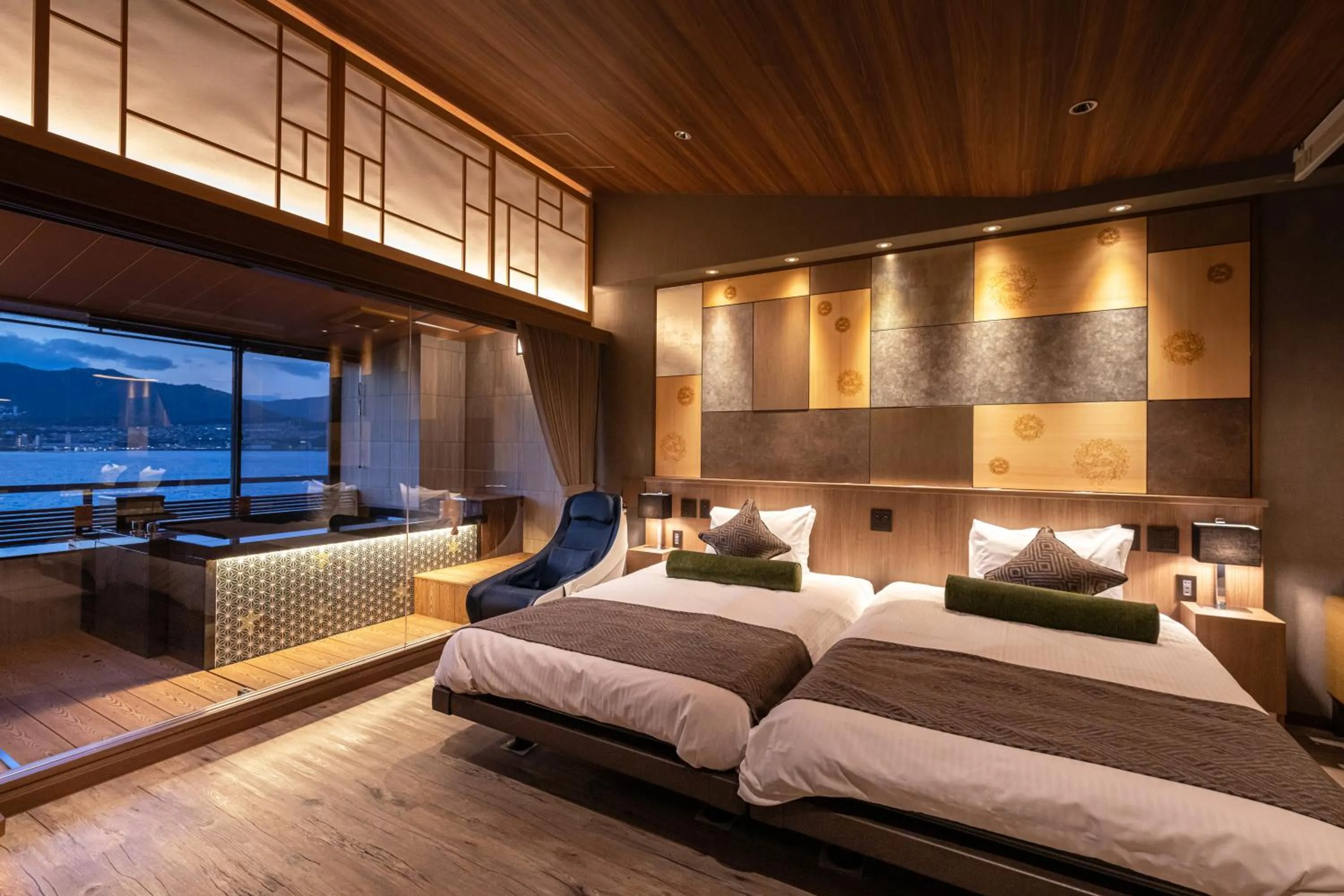 Photo of the whole room, Bed in Kinsuikan