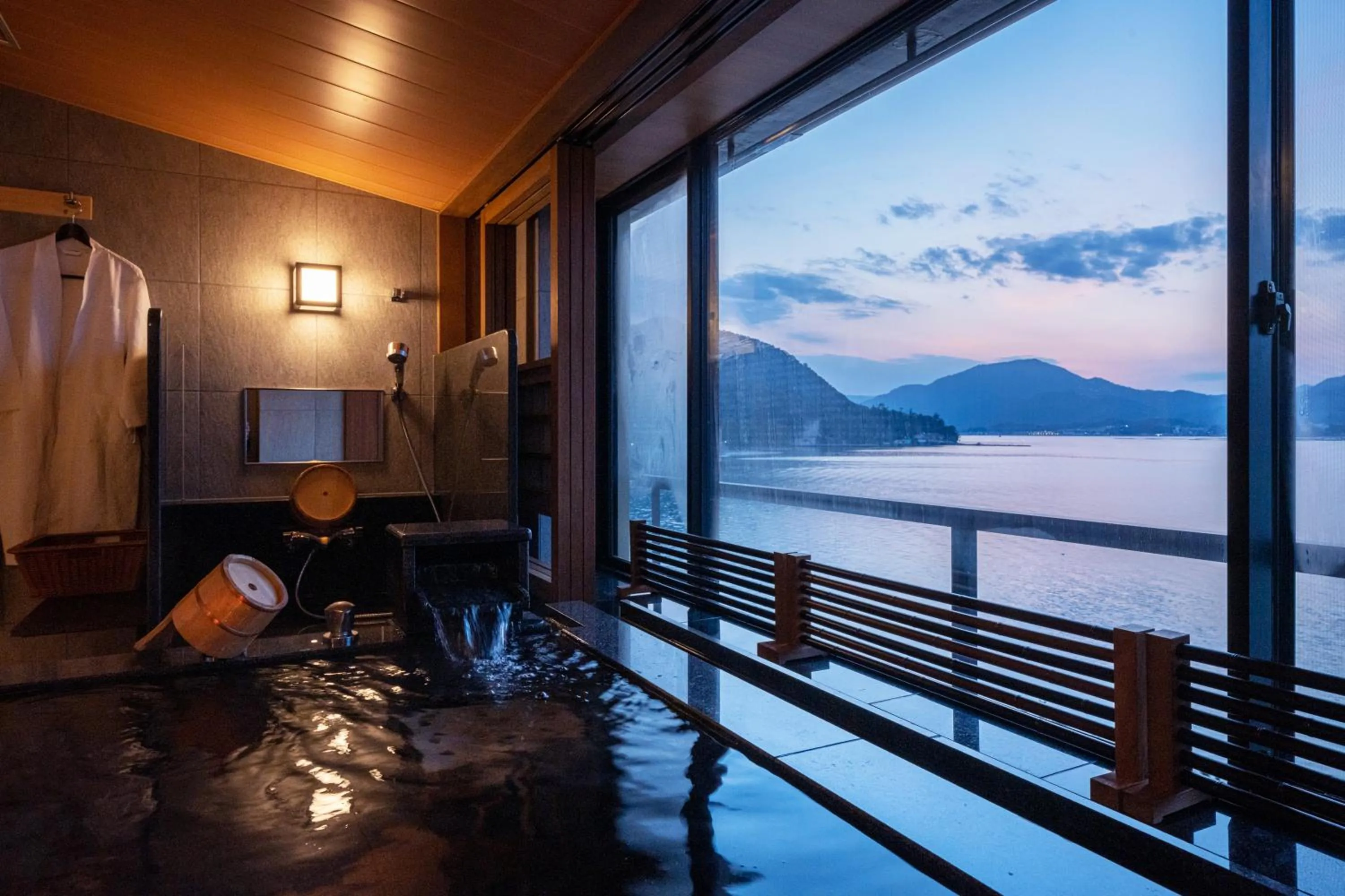 Hot Spring Bath in Kinsuikan