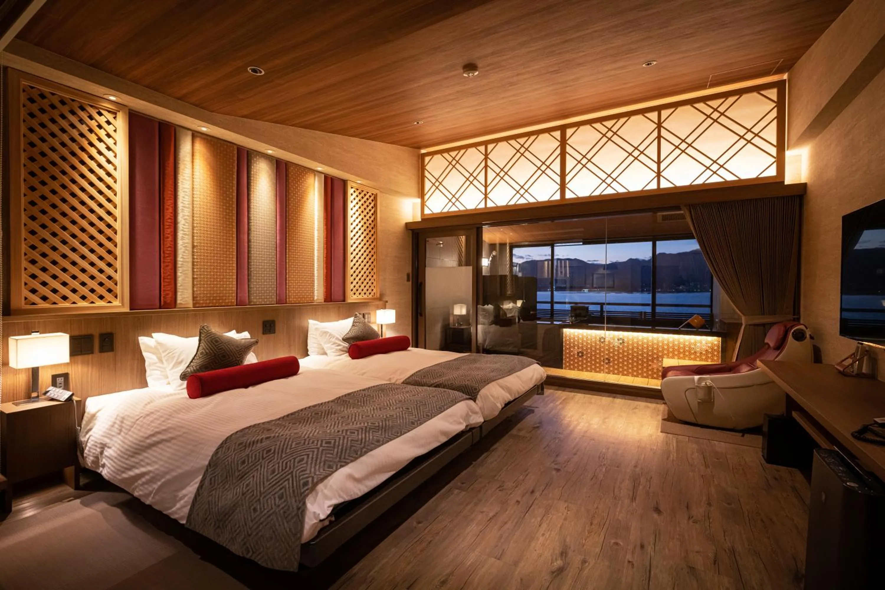 Photo of the whole room, Bed in Kinsuikan