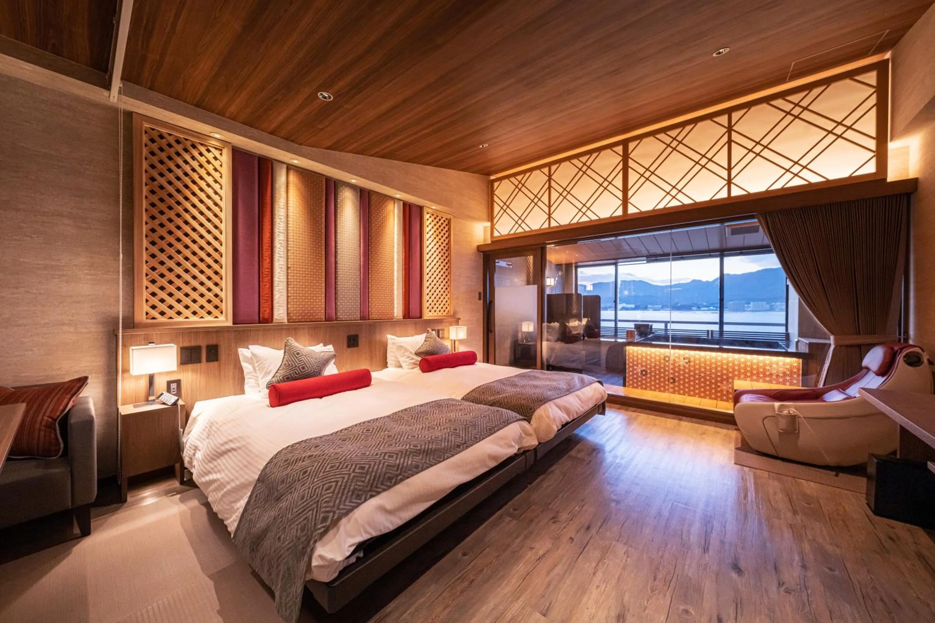 Photo of the whole room, Bed in Kinsuikan