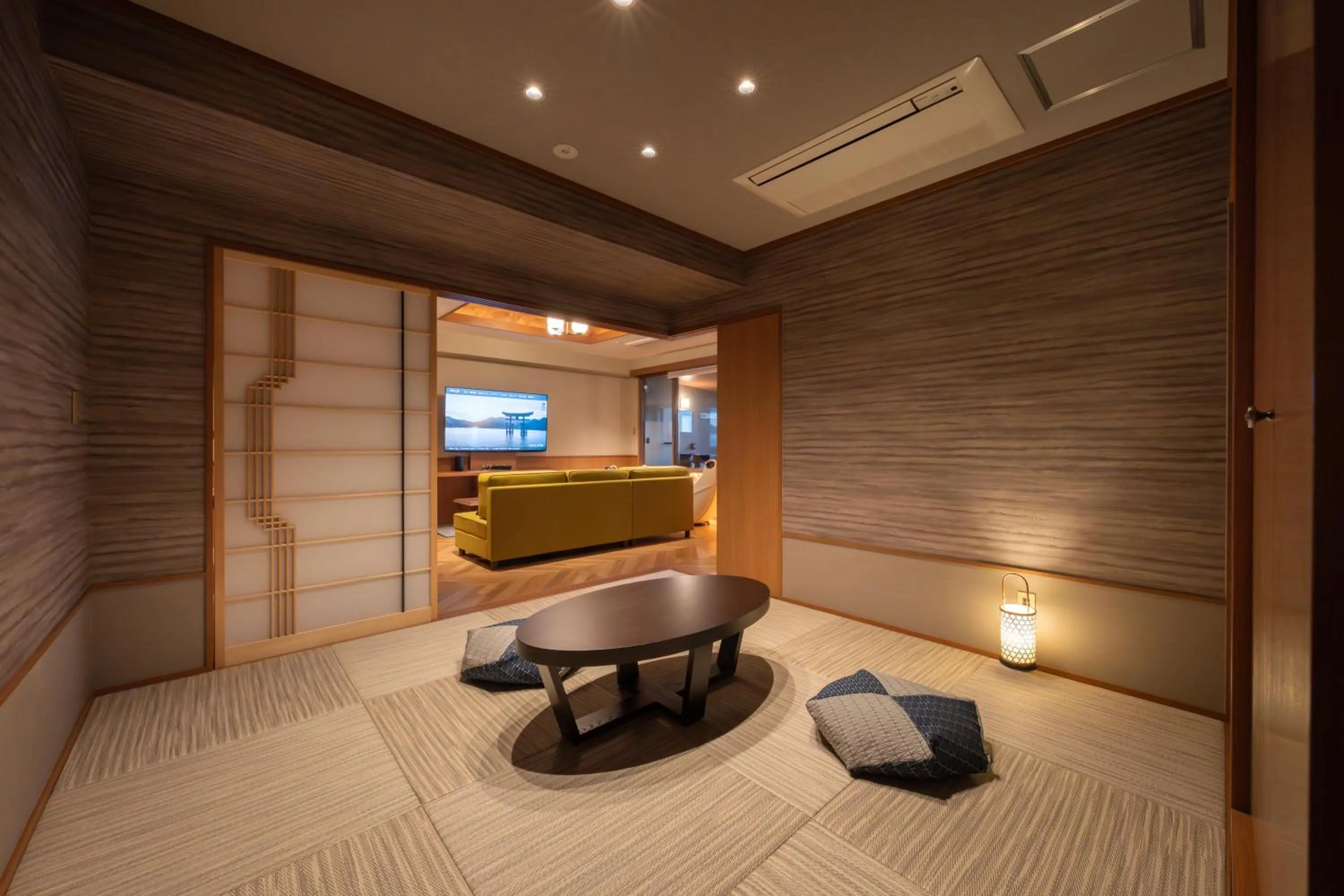 Photo of the whole room, Bed in Kinsuikan