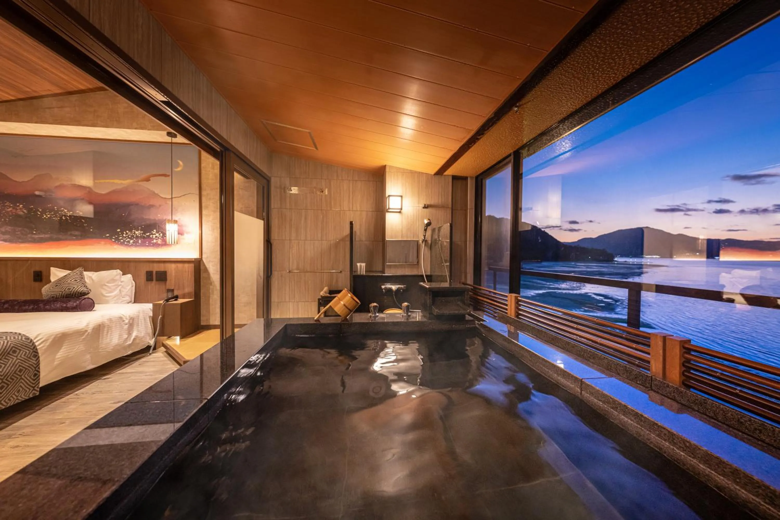 Hot Spring Bath, Bed in Kinsuikan