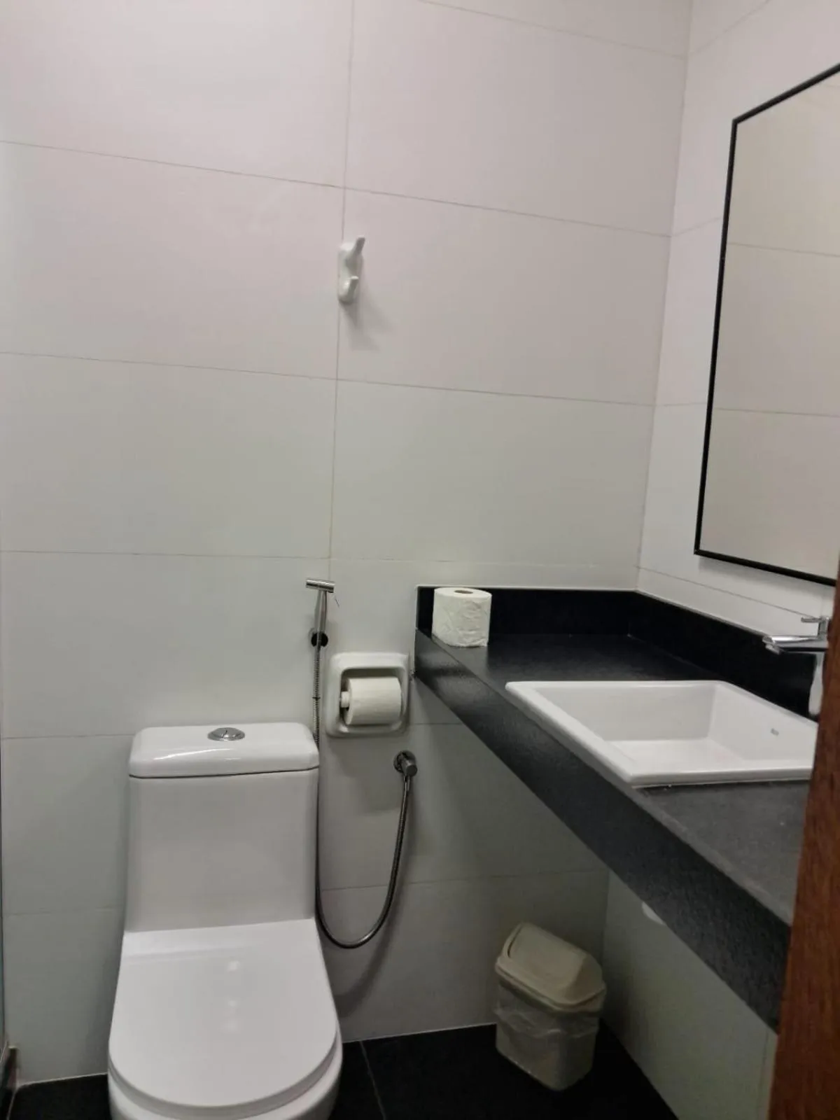 Toilet in Hotel Pousada Acácia da Barra