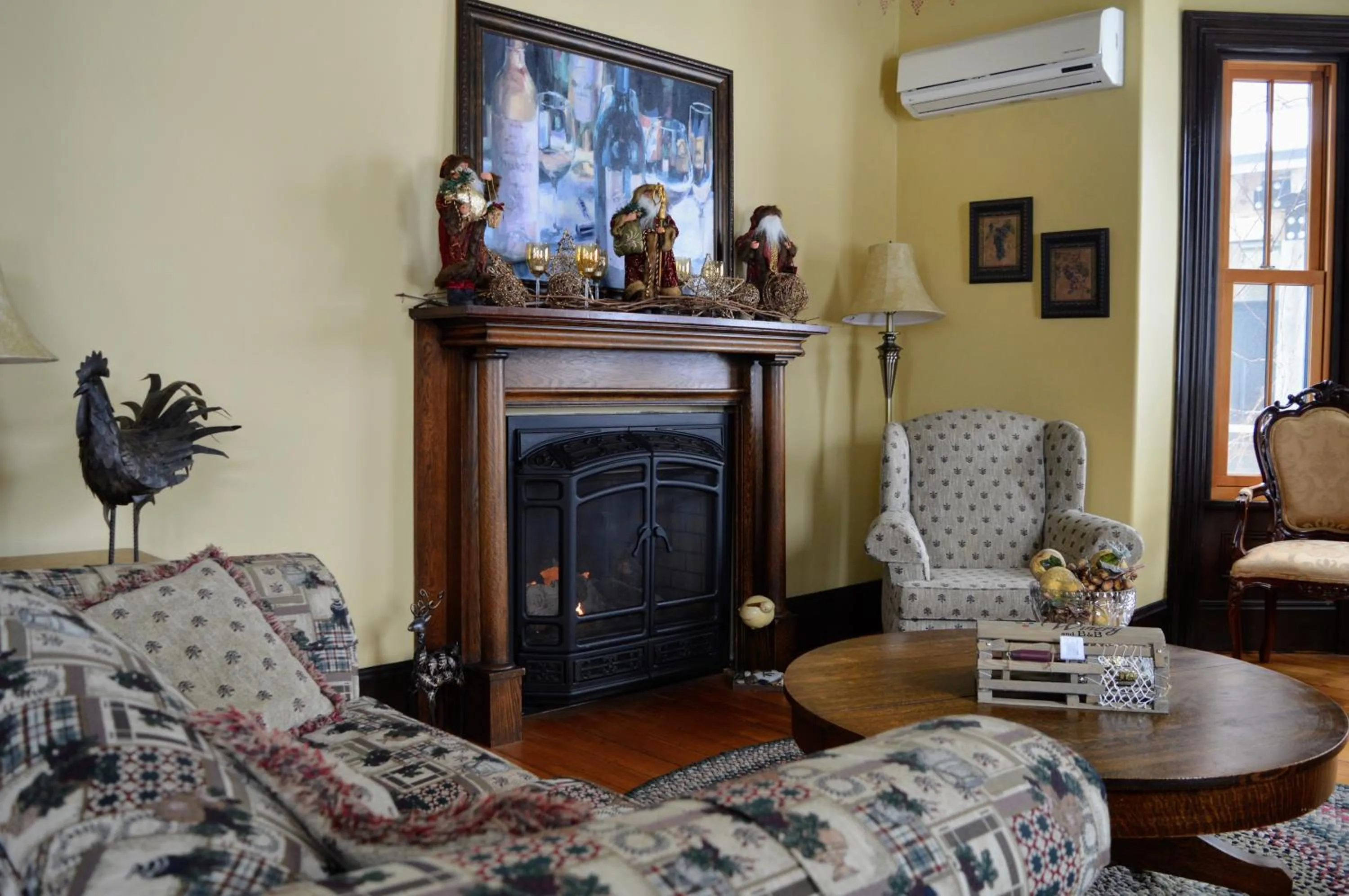 Living room in Magnetic Hill Winery