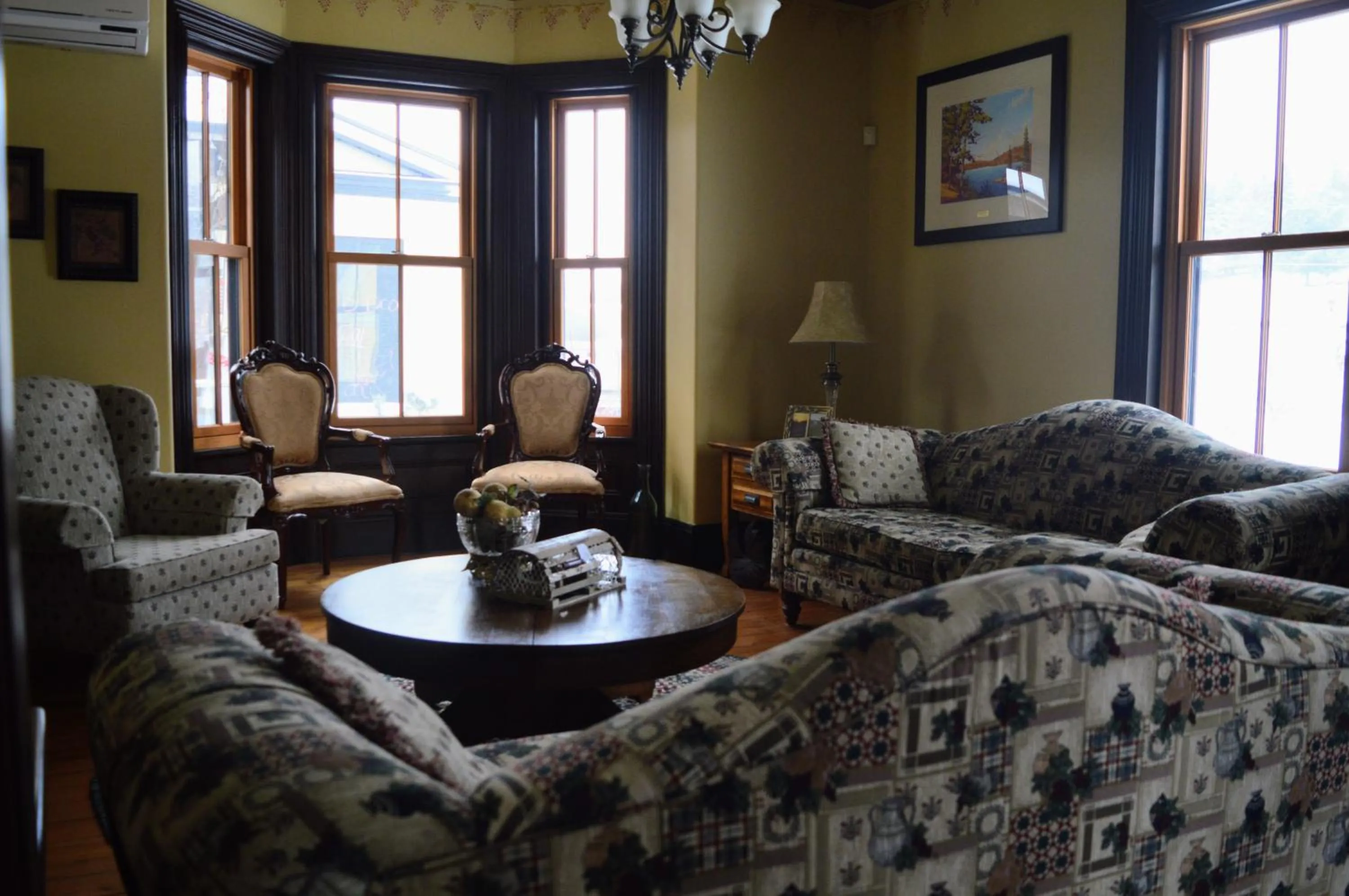 Living room in Magnetic Hill Winery