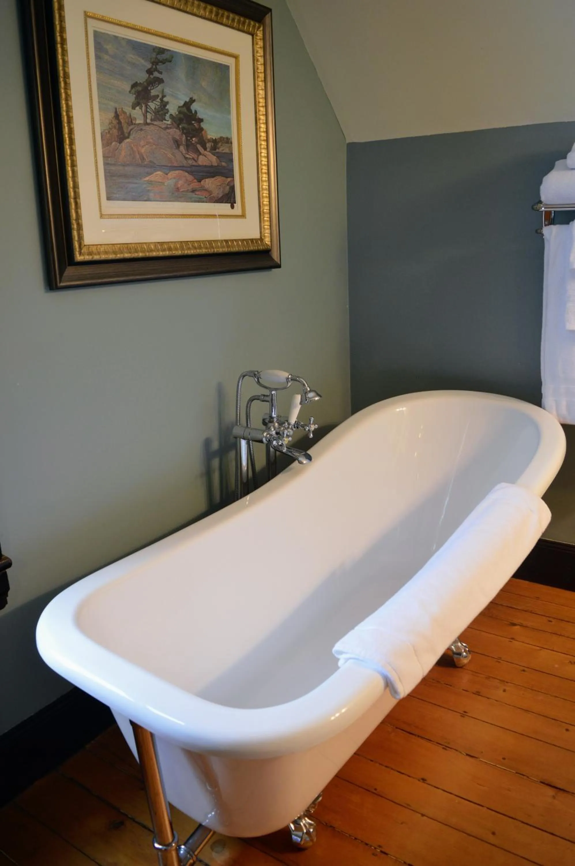 Bath in Magnetic Hill Winery