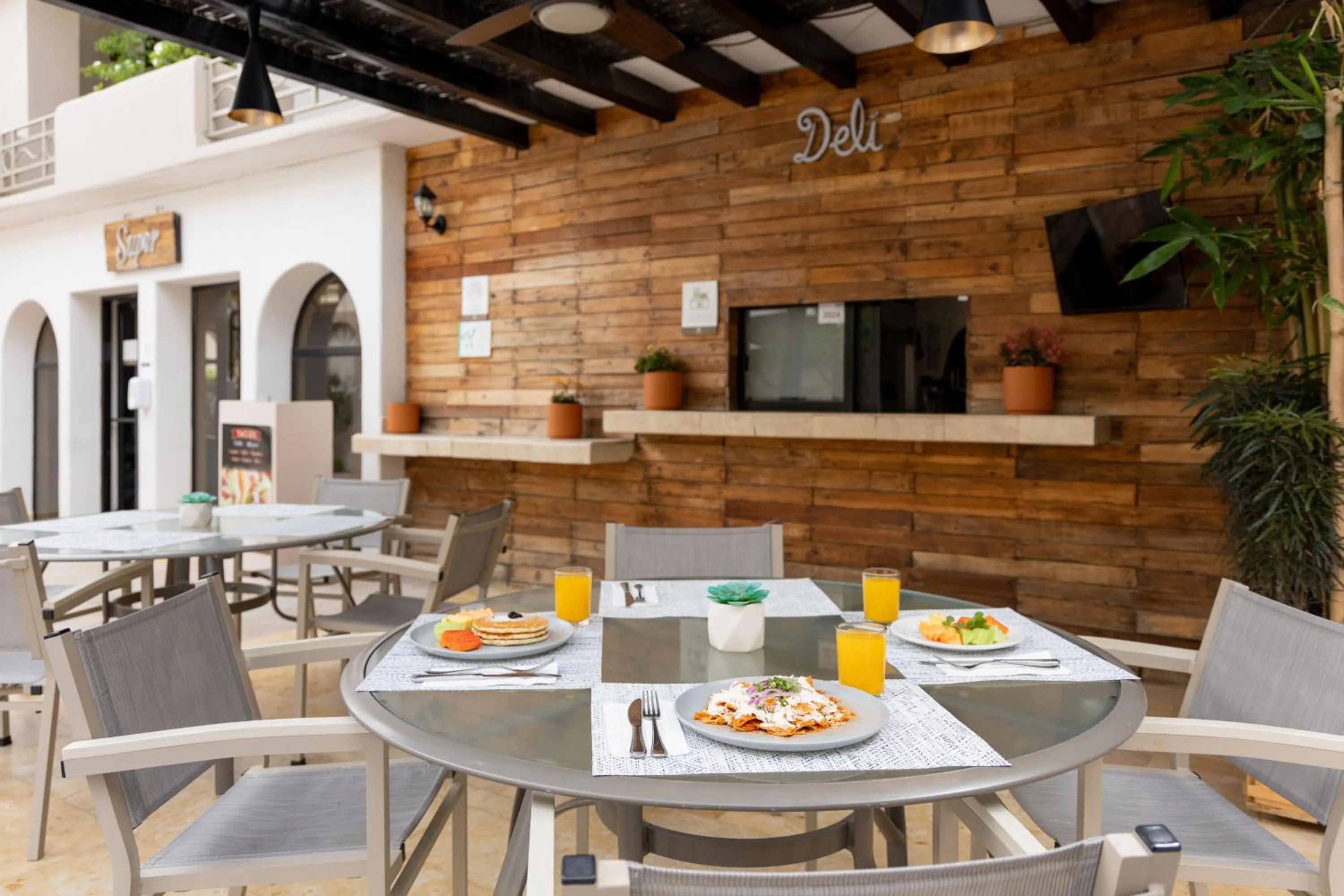 Restaurant/places to eat in Hotel Santa Fe Los Cabos by Villa Group