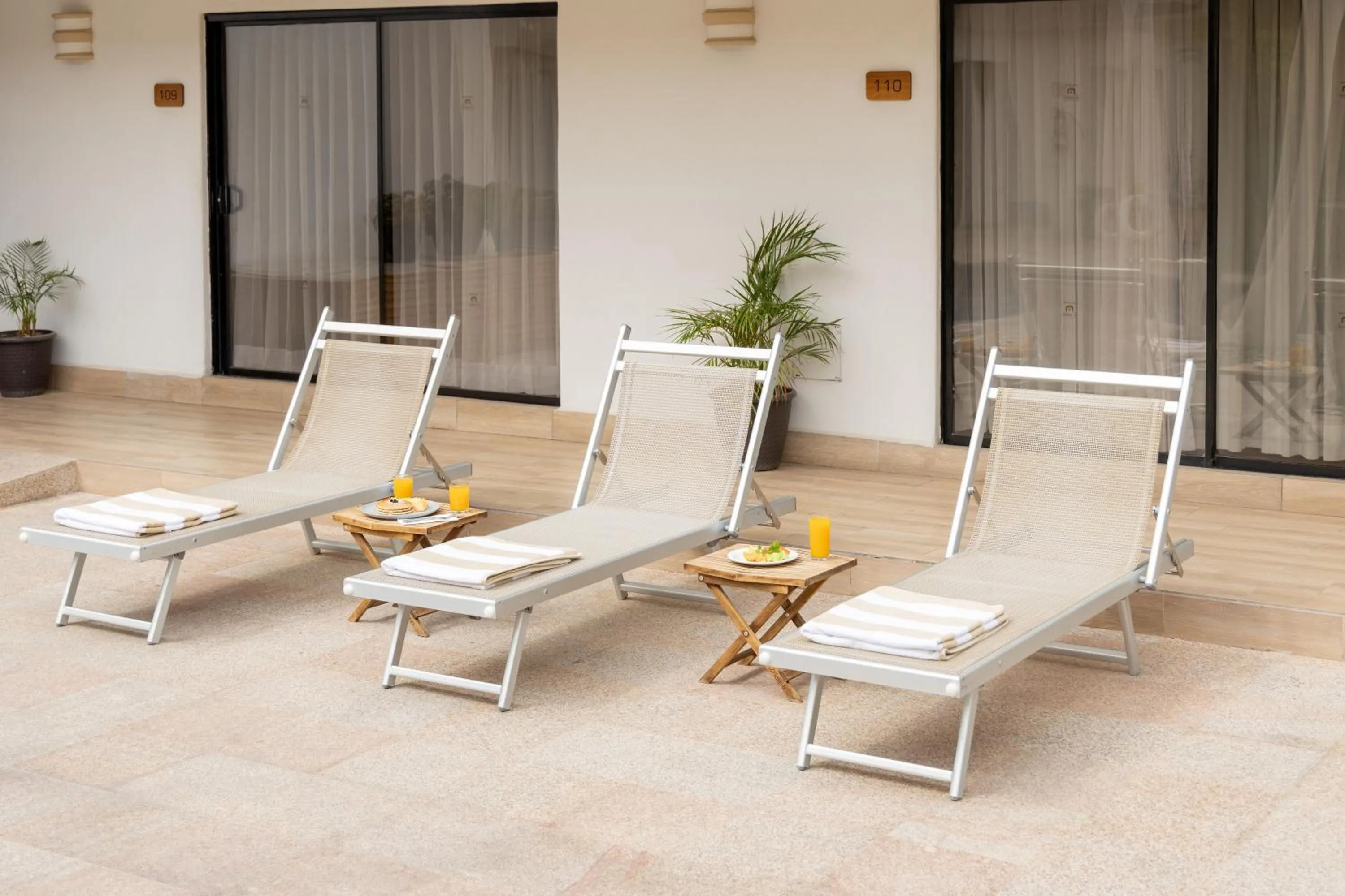 Swimming pool in Hotel Santa Fe Los Cabos by Villa Group