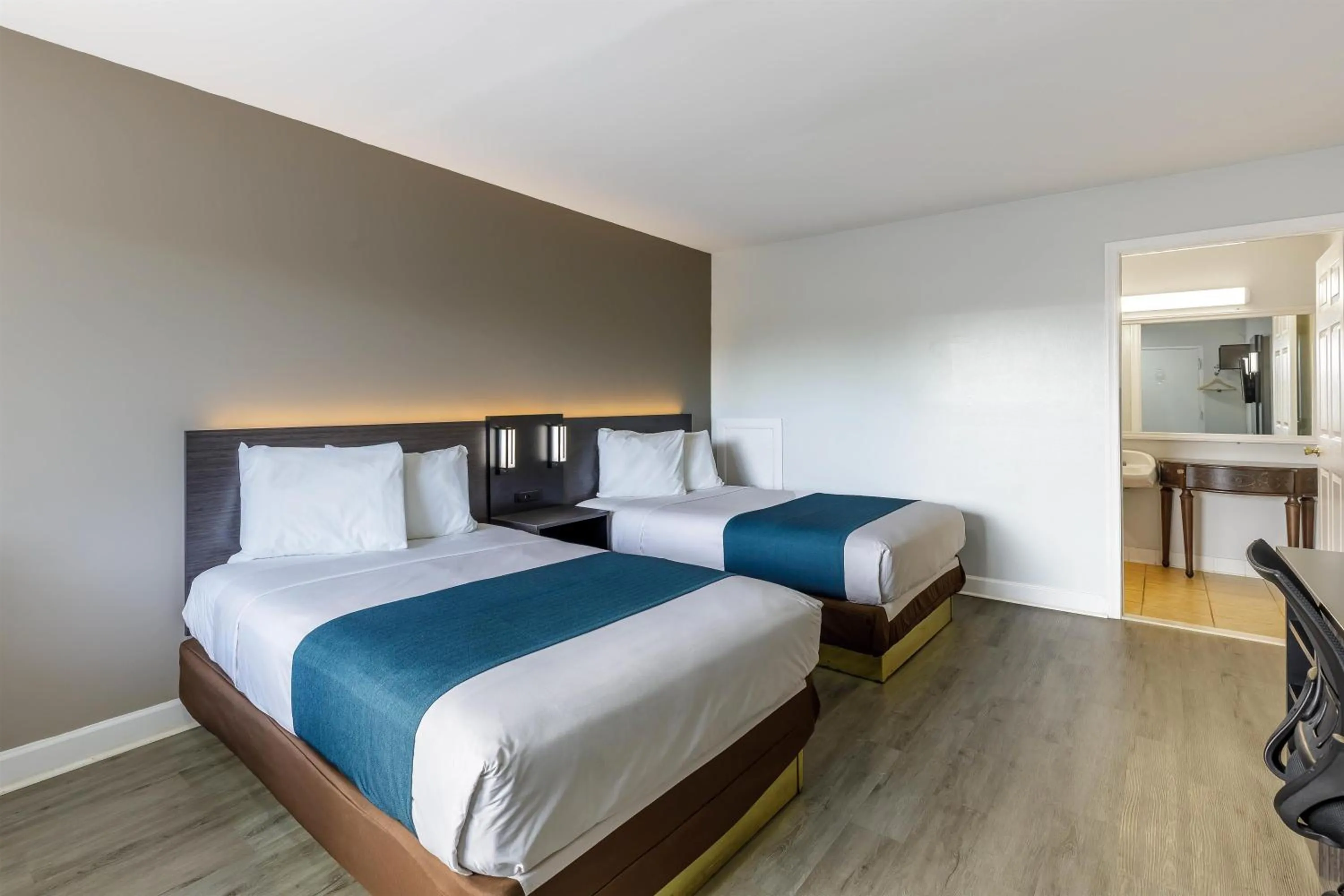 Bedroom, Bed in Motel 6 Culpeper, VA