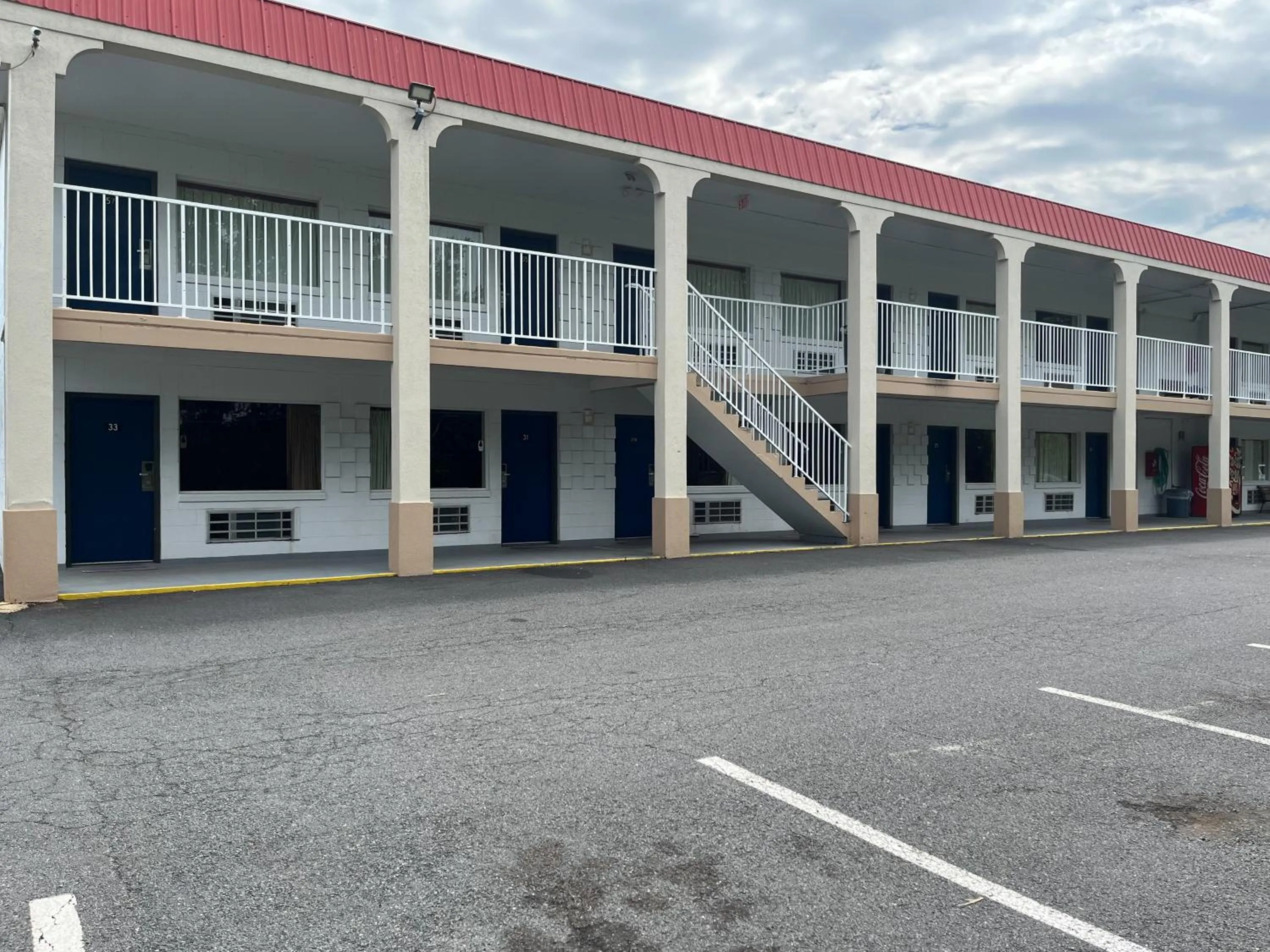 Property building in Motel 6 Culpeper, VA