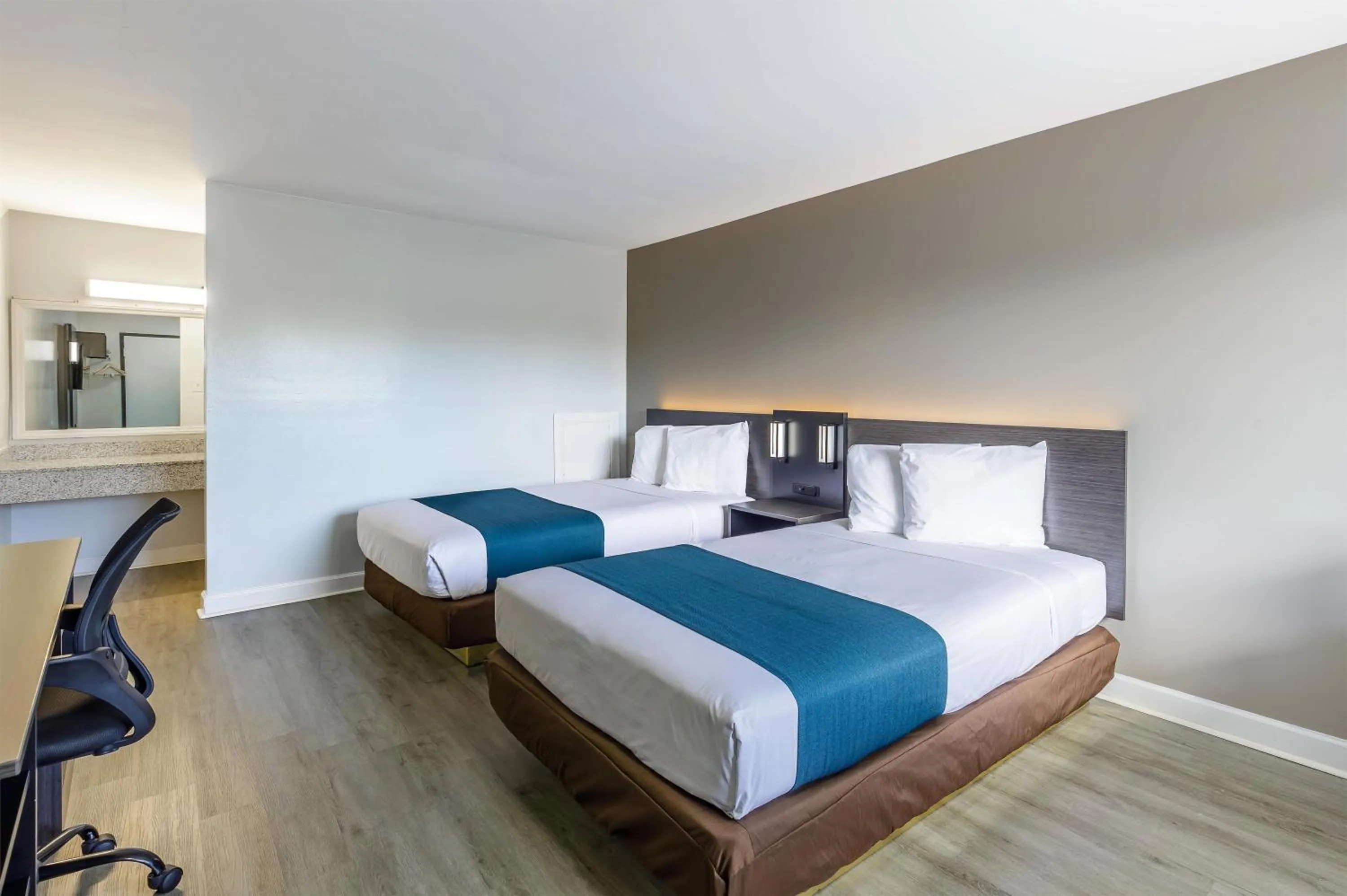 Bedroom, Bed in Motel 6 Culpeper, VA