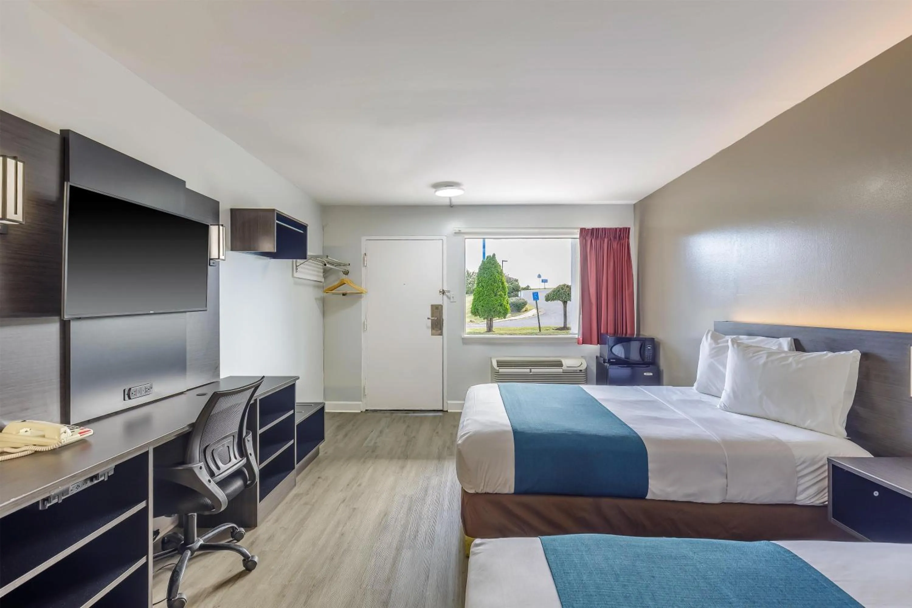 Bedroom, Bed in Motel 6 Culpeper, VA