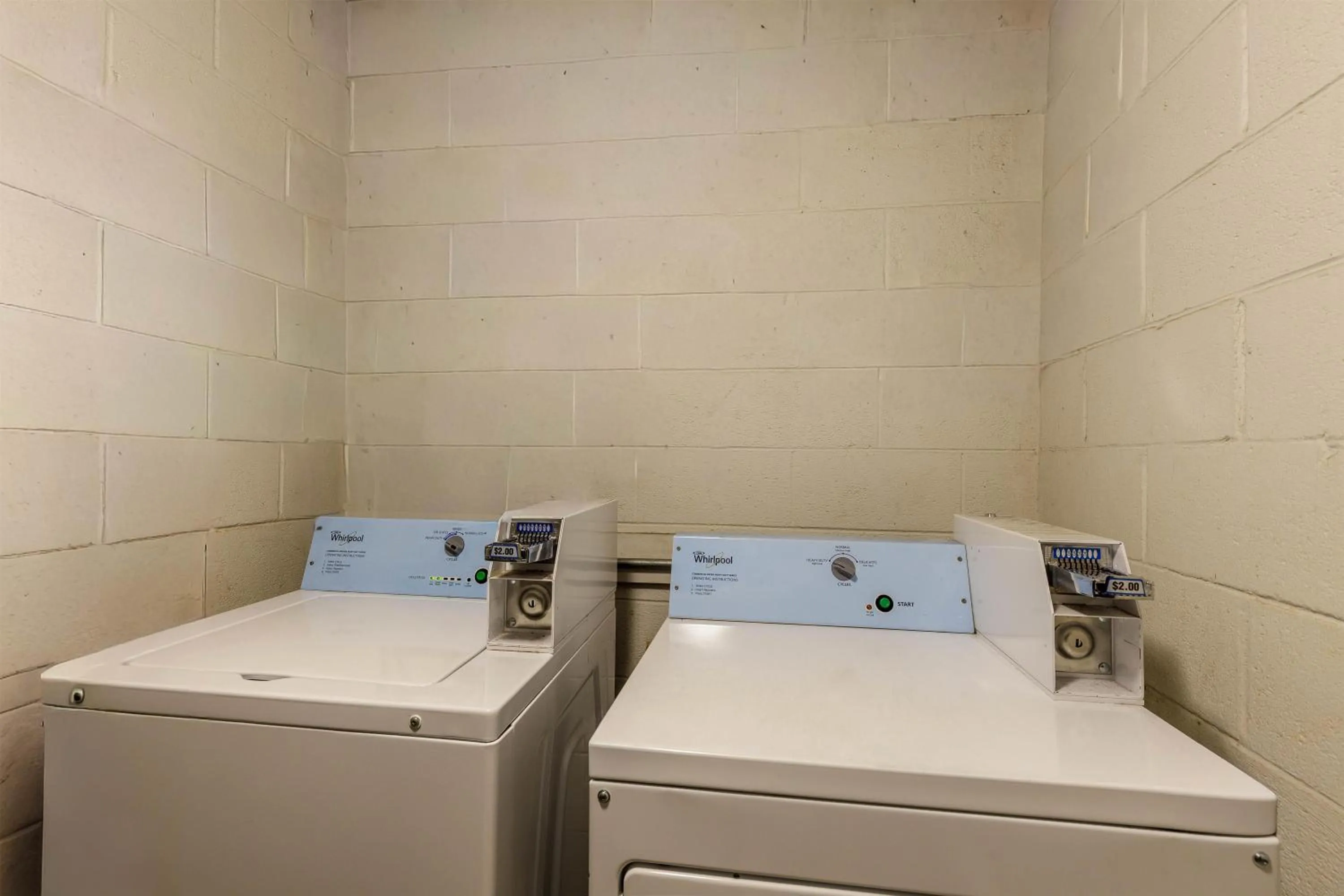 Property building in Motel 6 Culpeper, VA