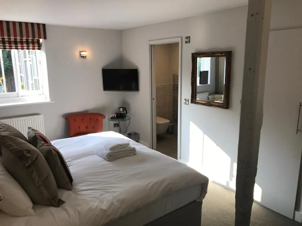 Bed in The Dog At Wingham