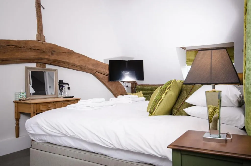 TV and multimedia, Bed in The Dog At Wingham