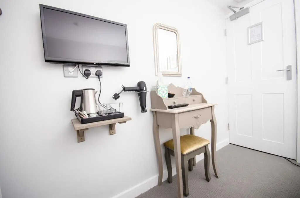 TV and multimedia in The Dog At Wingham