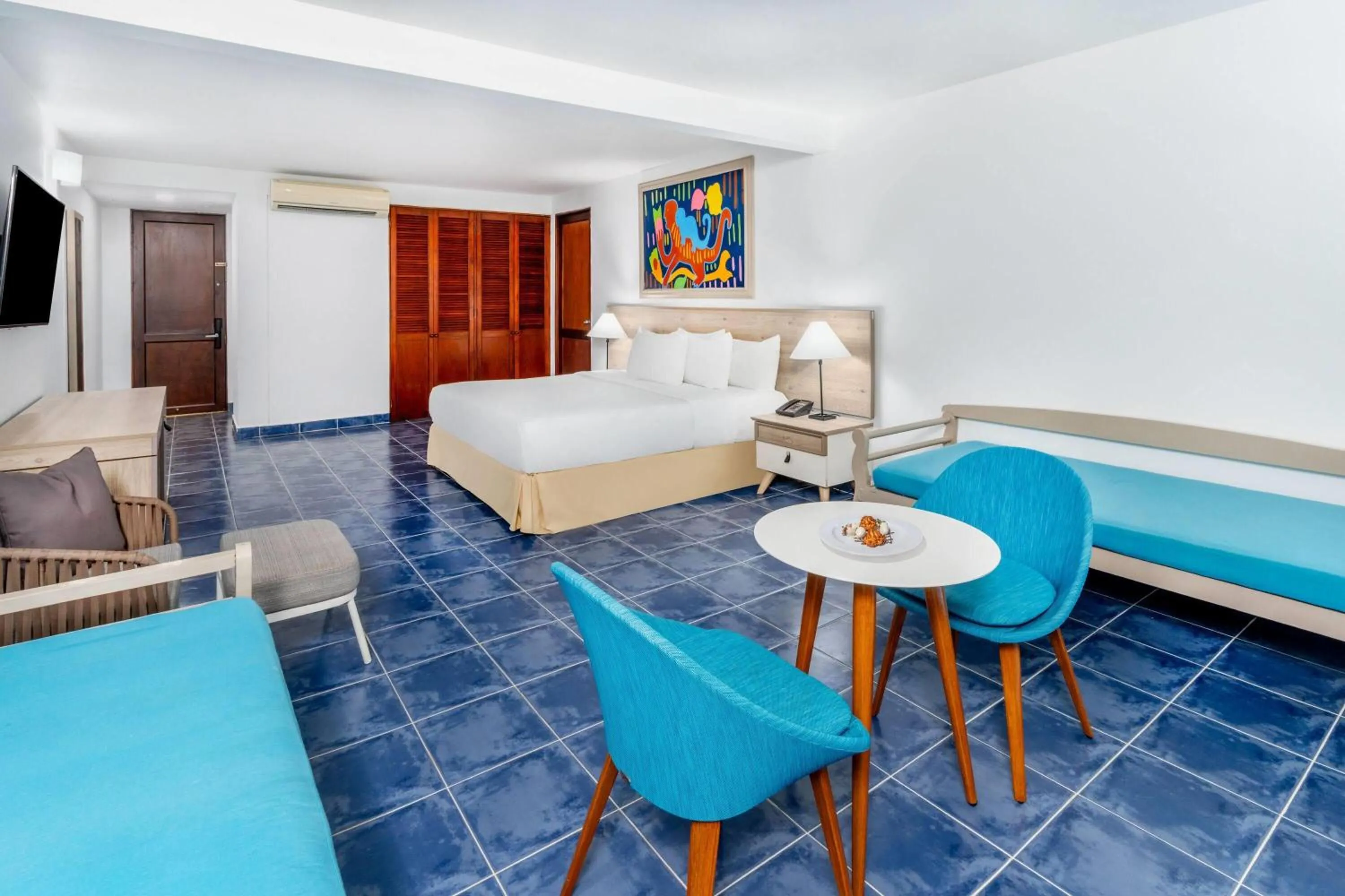 Photo of the whole room, Bed in Grand Decameron Panama, A Trademark All Inclusive Resort