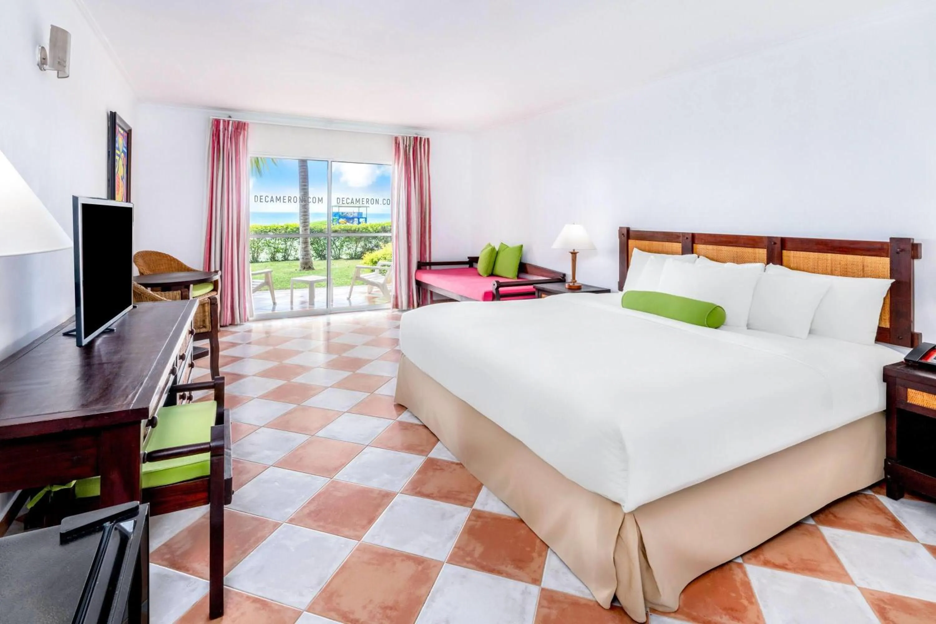 Photo of the whole room, Bed in Grand Decameron Panama, A Trademark All Inclusive Resort