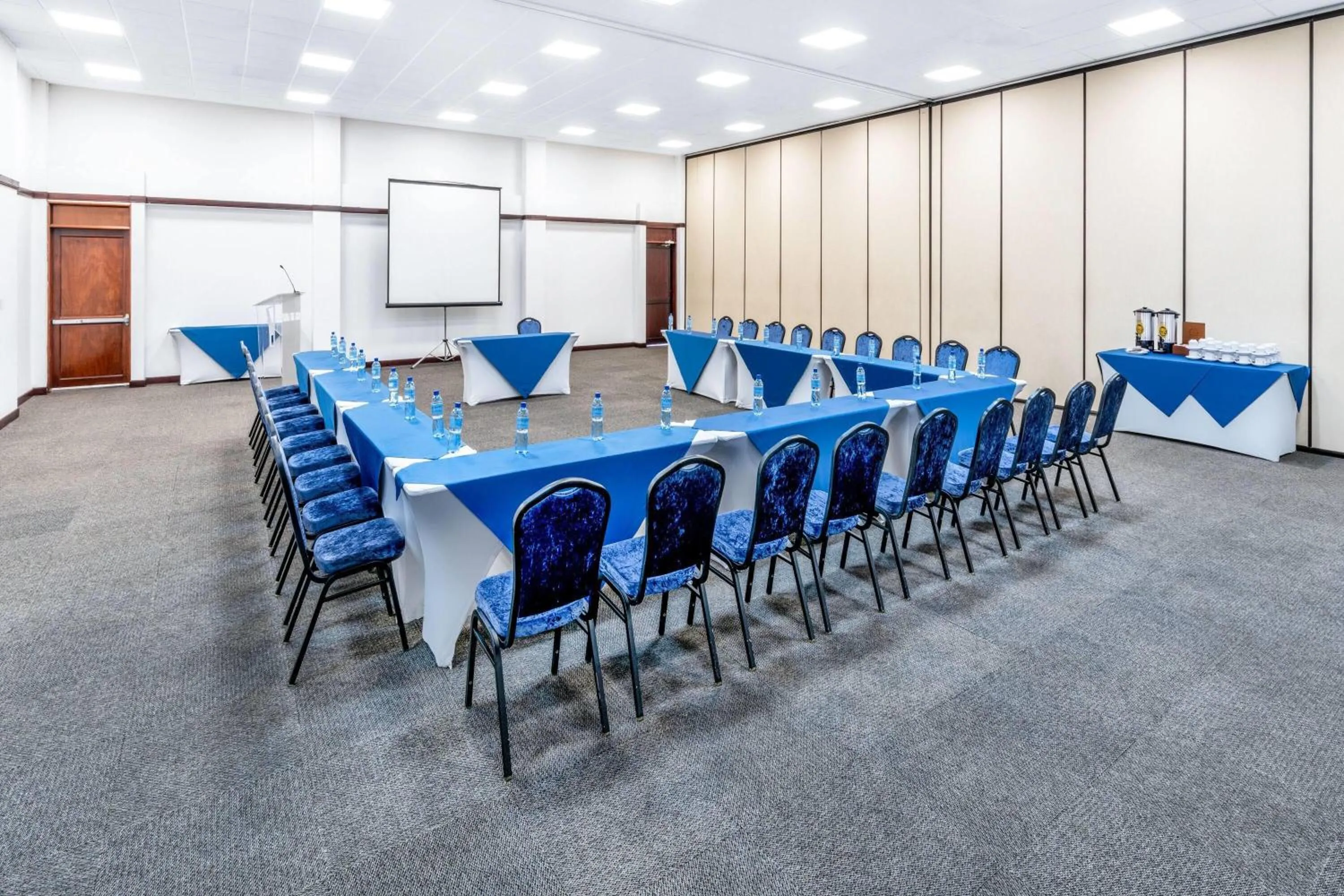 Meeting/conference room in Grand Decameron Panama, A Trademark All Inclusive Resort