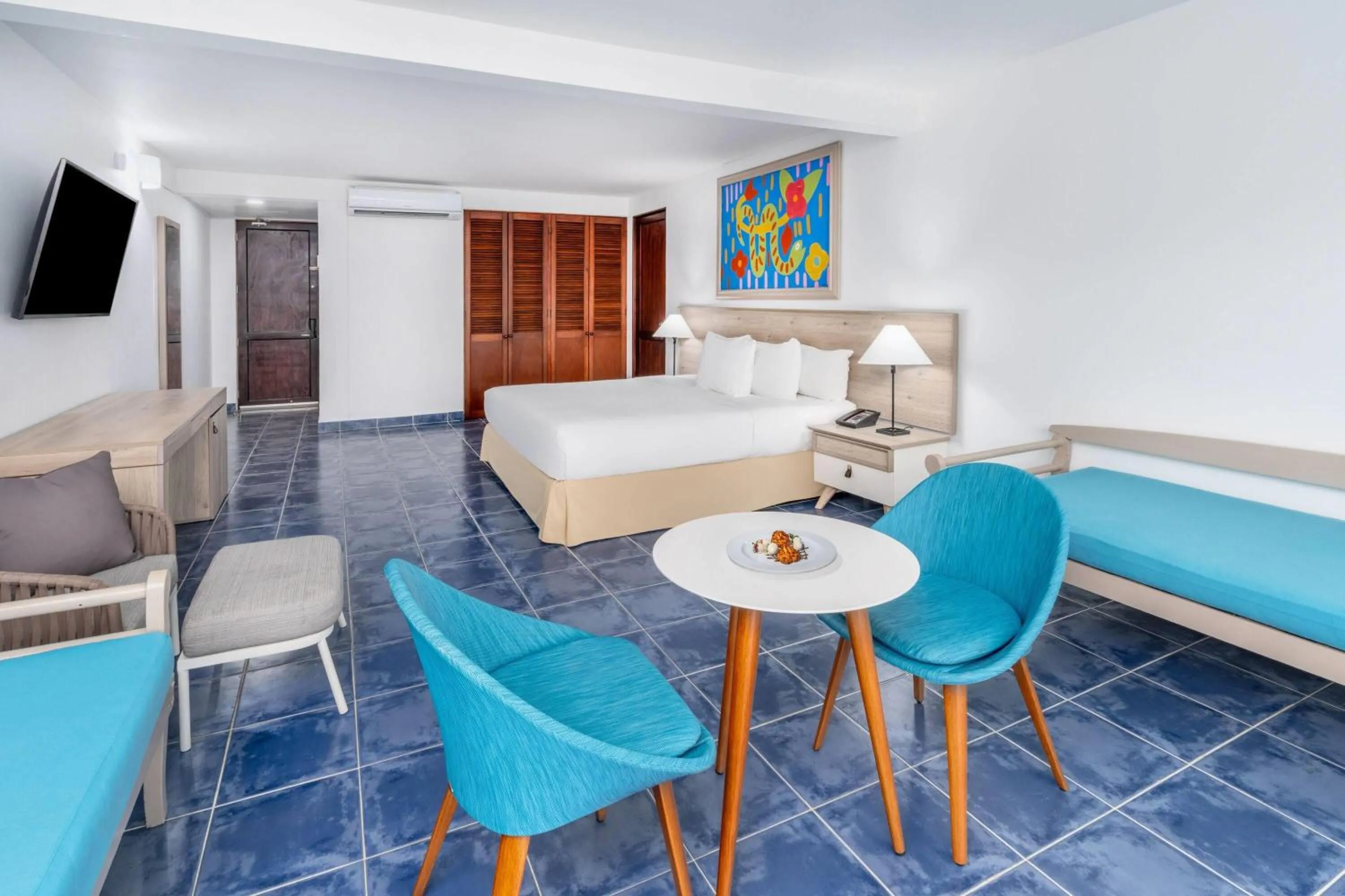 Photo of the whole room in Grand Decameron Panama, A Trademark All Inclusive Resort