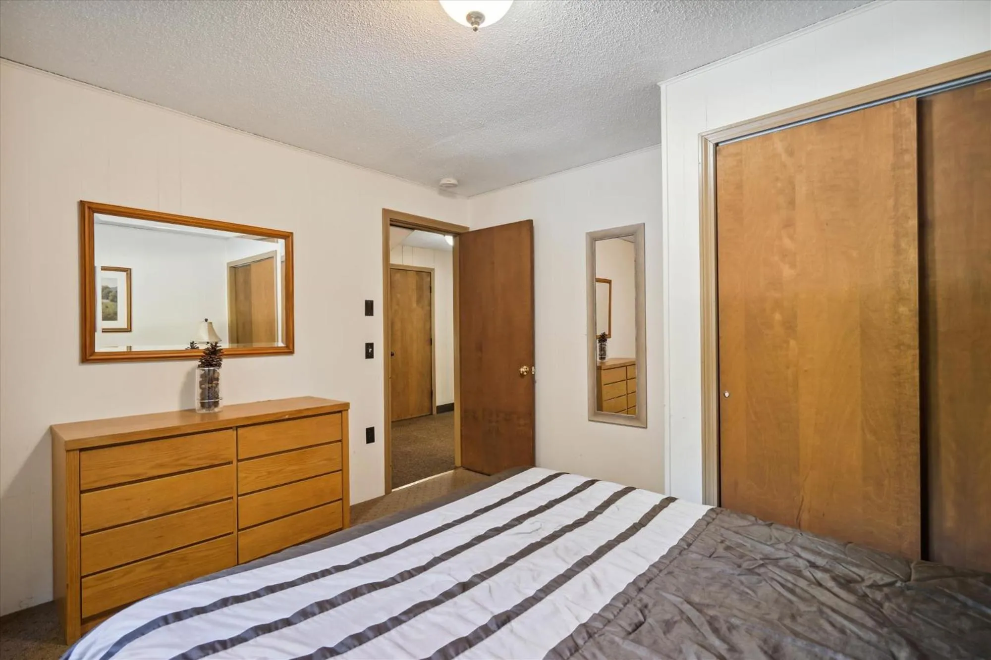 Bedroom, Bed in 4-Bedroom Townhouse with Sauna Snow Flake