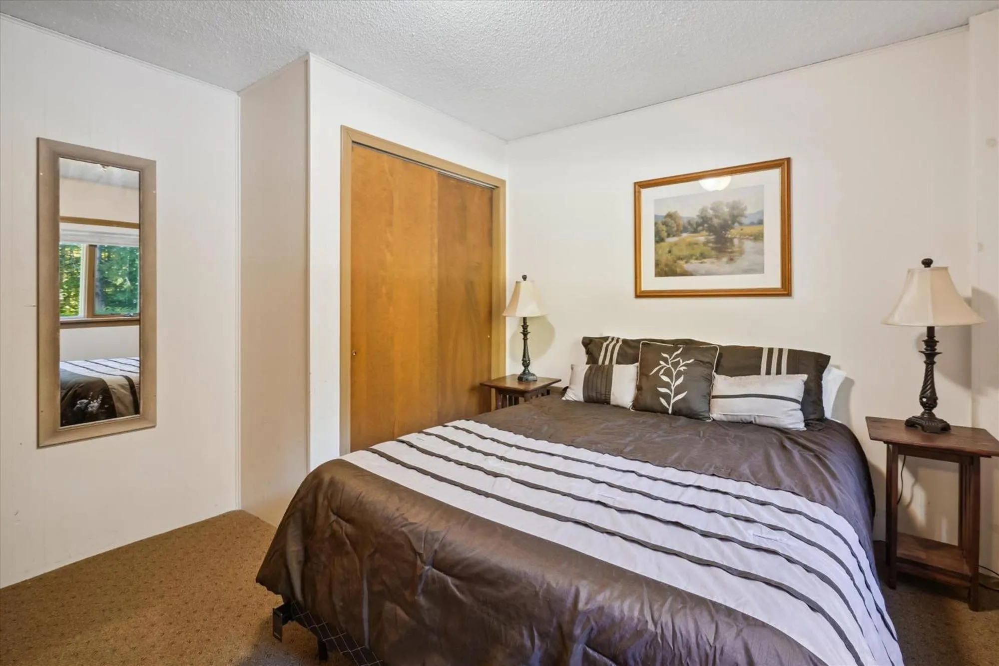 Bed in 4-Bedroom Townhouse with Sauna Snow Flake