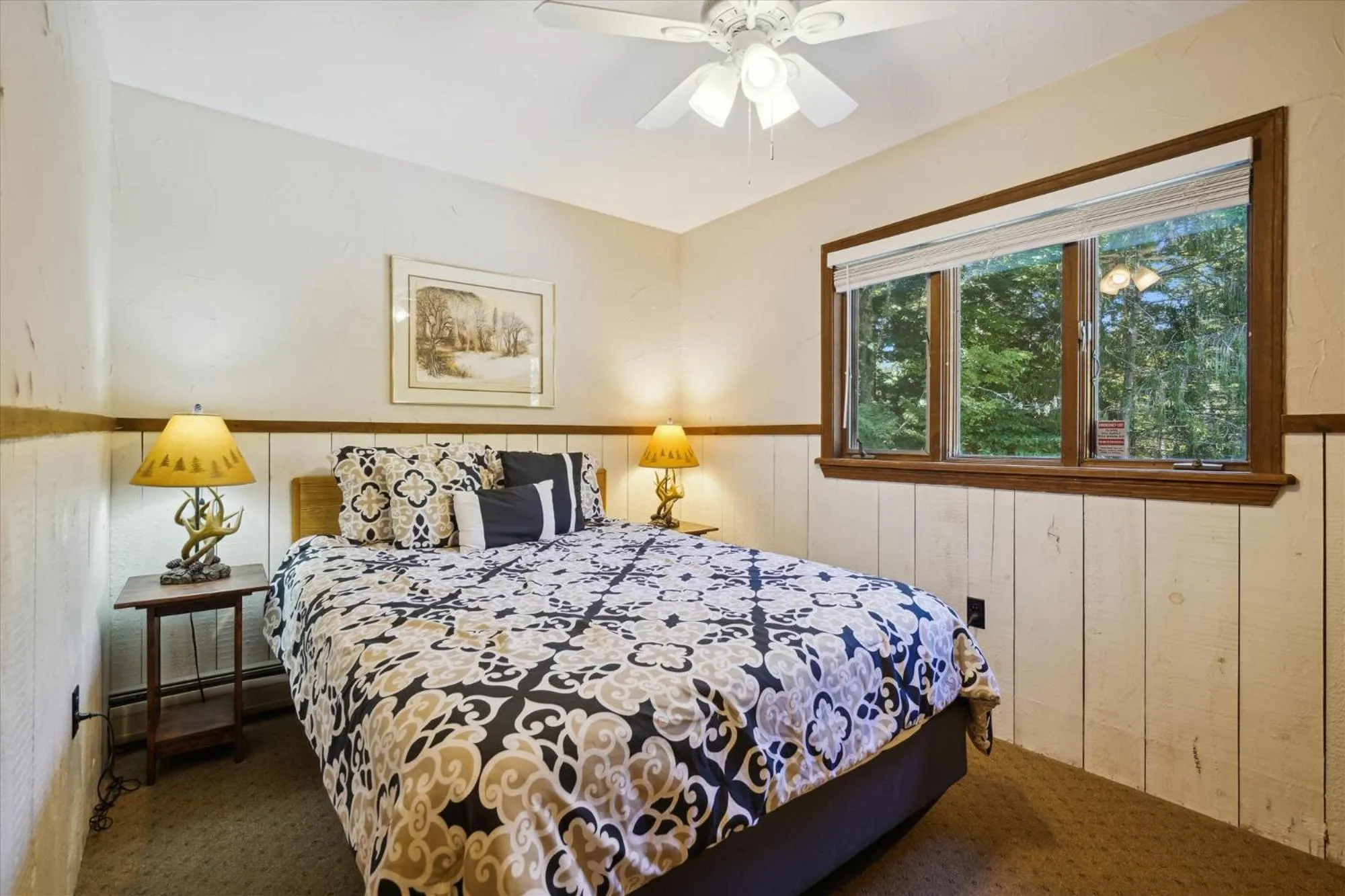 Bed in 4-Bedroom Townhouse with Sauna Snow Flake