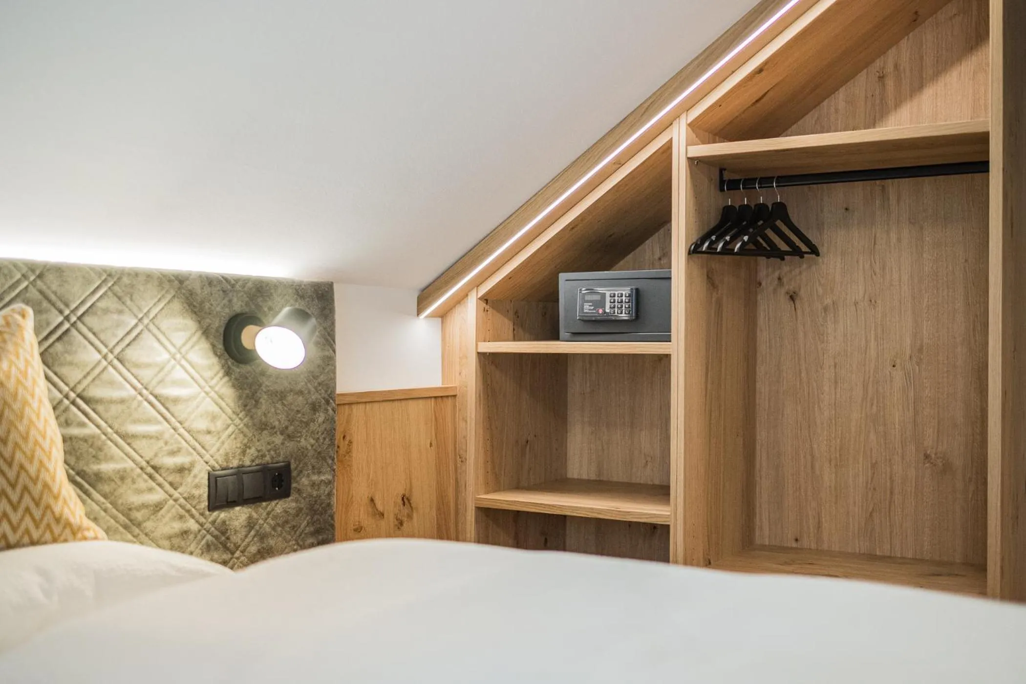 Bed in Gasthof Albergo Dolomiten