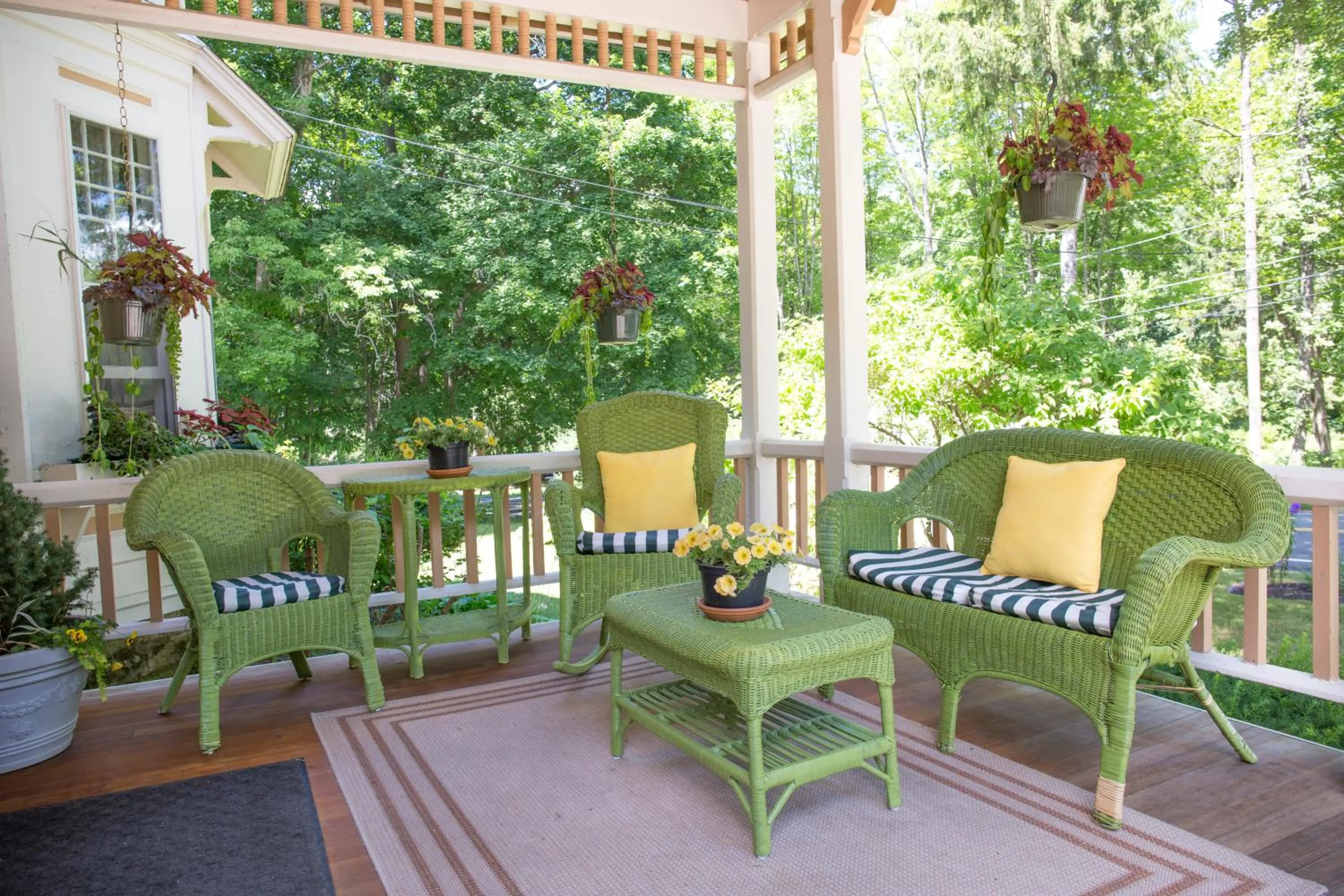 Property building in Brook Farm Inn