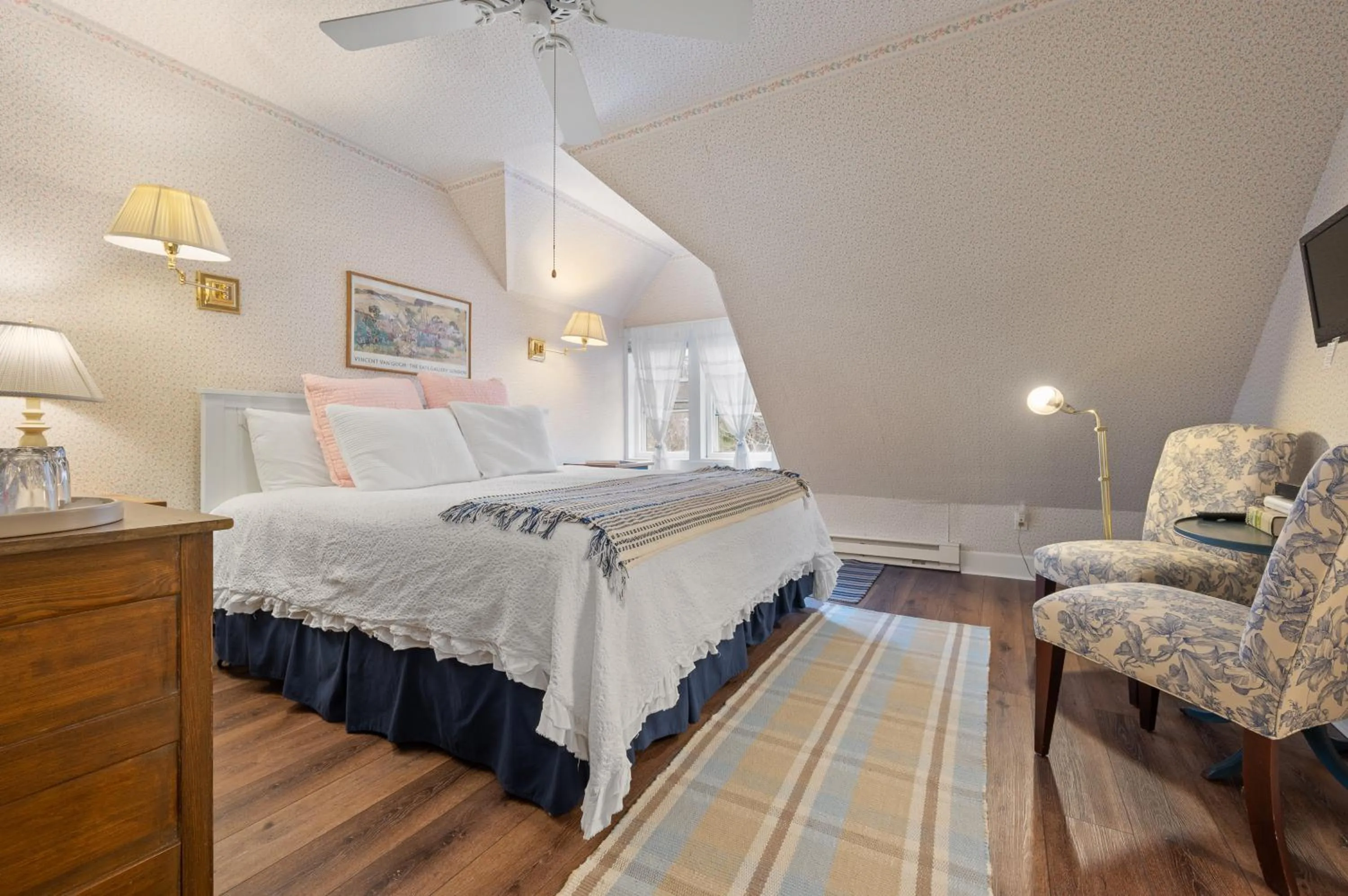 Bed in Brook Farm Inn