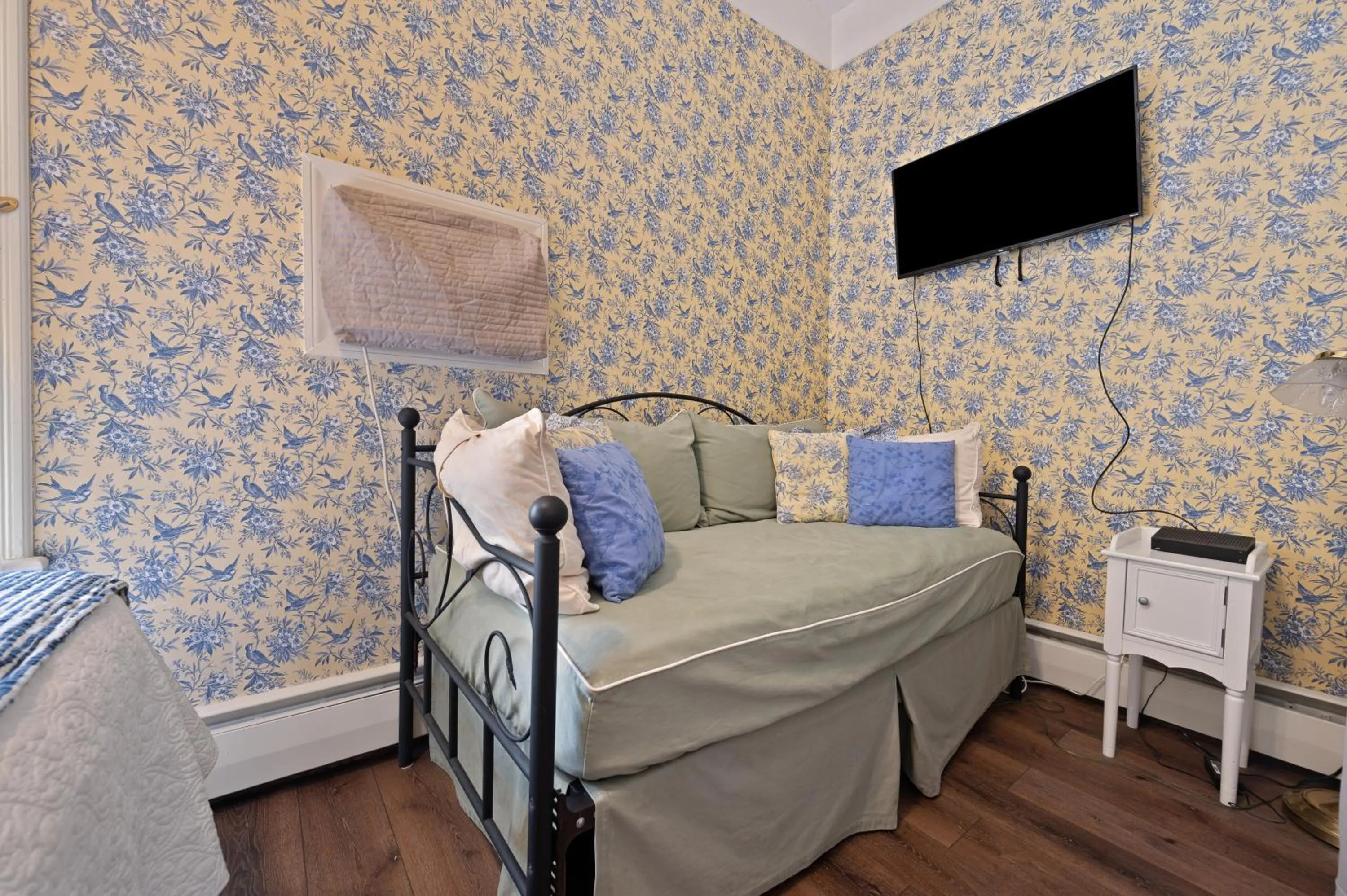 Bed in Brook Farm Inn