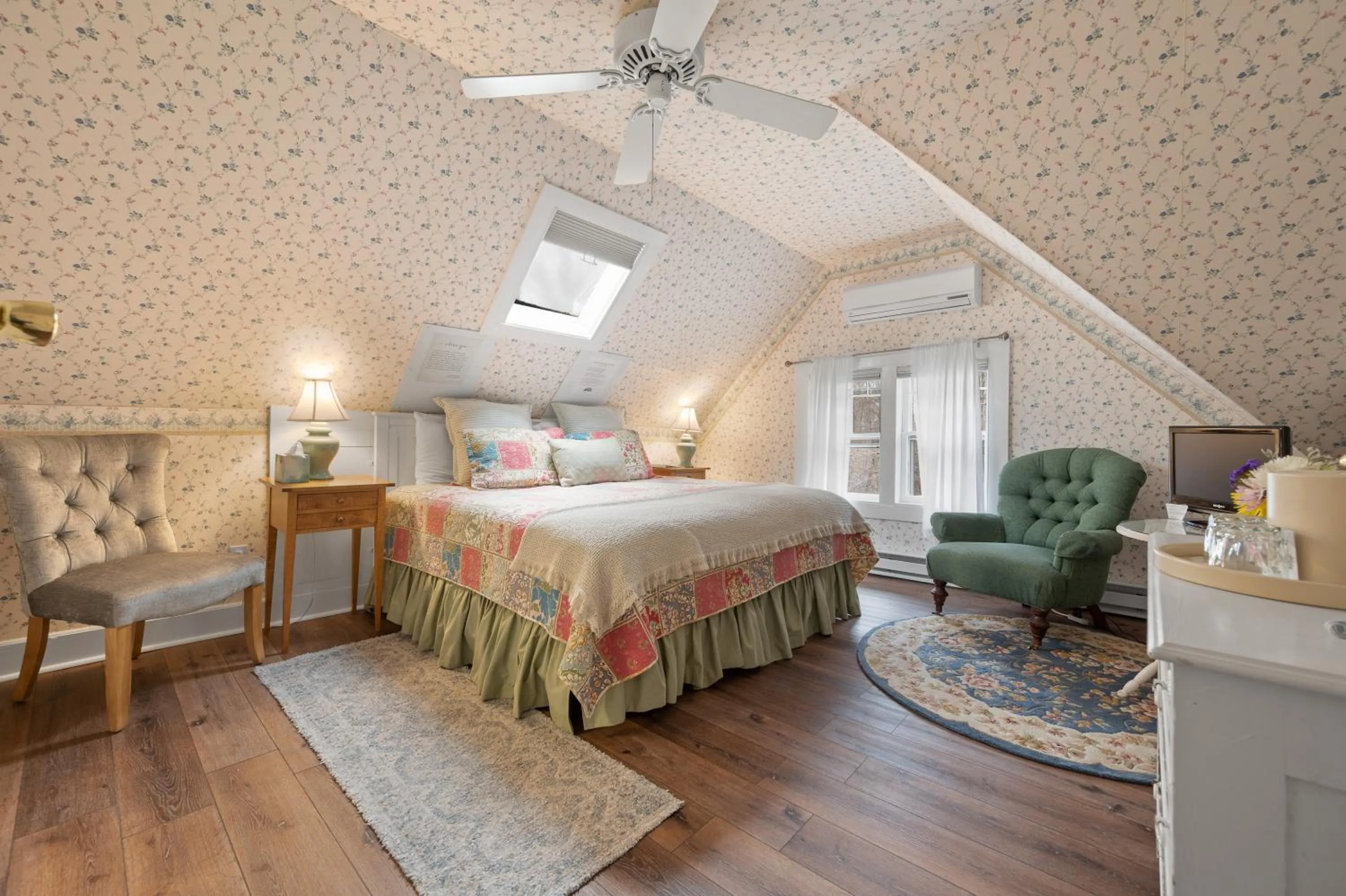 Bed in Brook Farm Inn